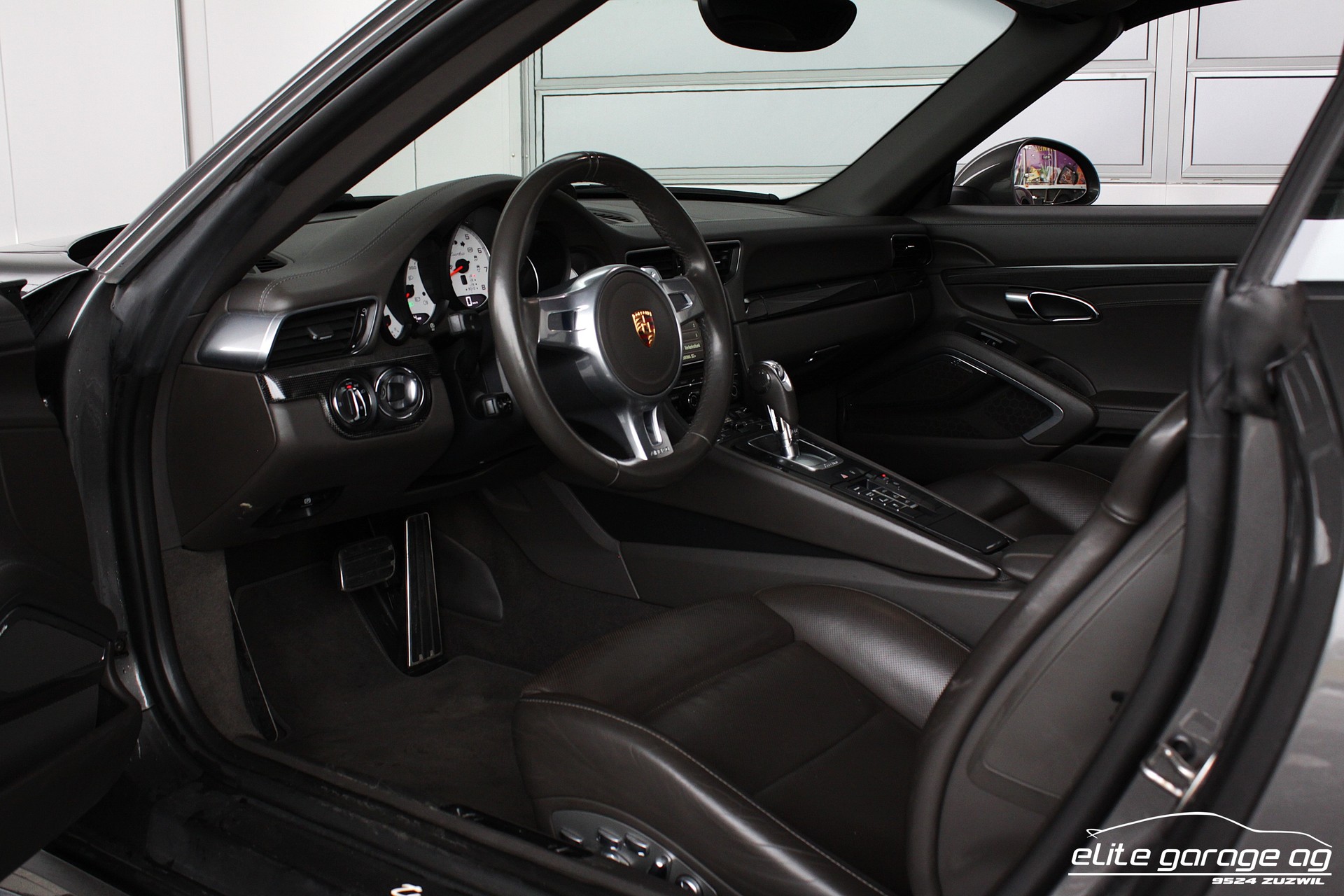 PORSCHE 911 Turbo Cabrio PDK-image-12