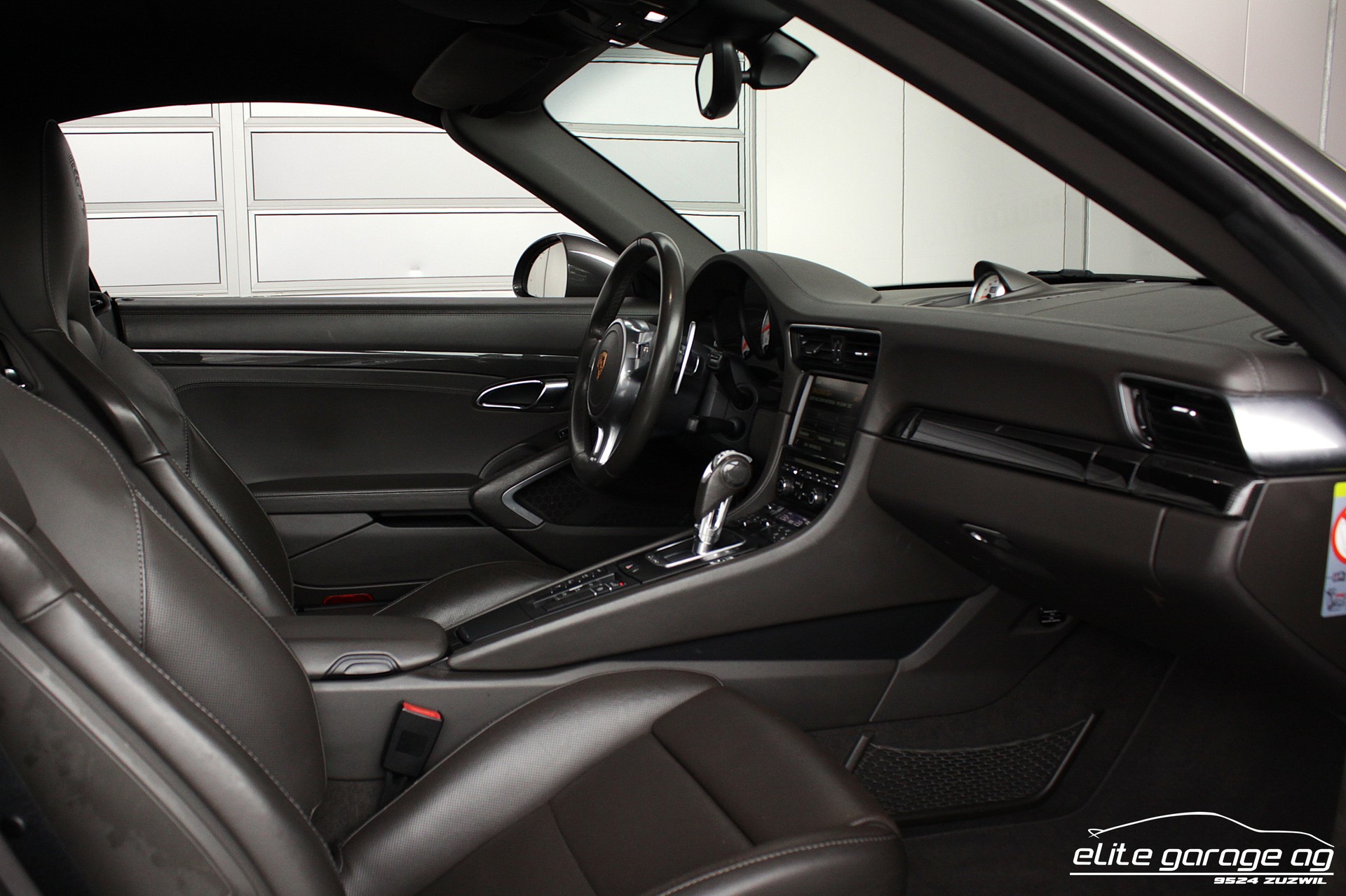 PORSCHE 911 Turbo Cabrio PDK-image-14