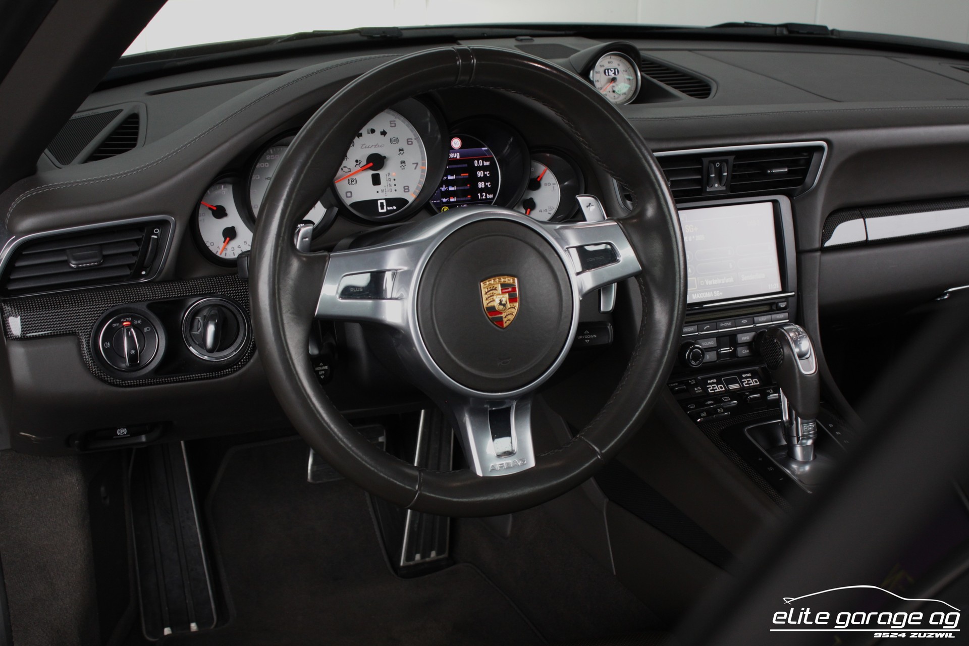 PORSCHE 911 Turbo Cabrio PDK-image-13