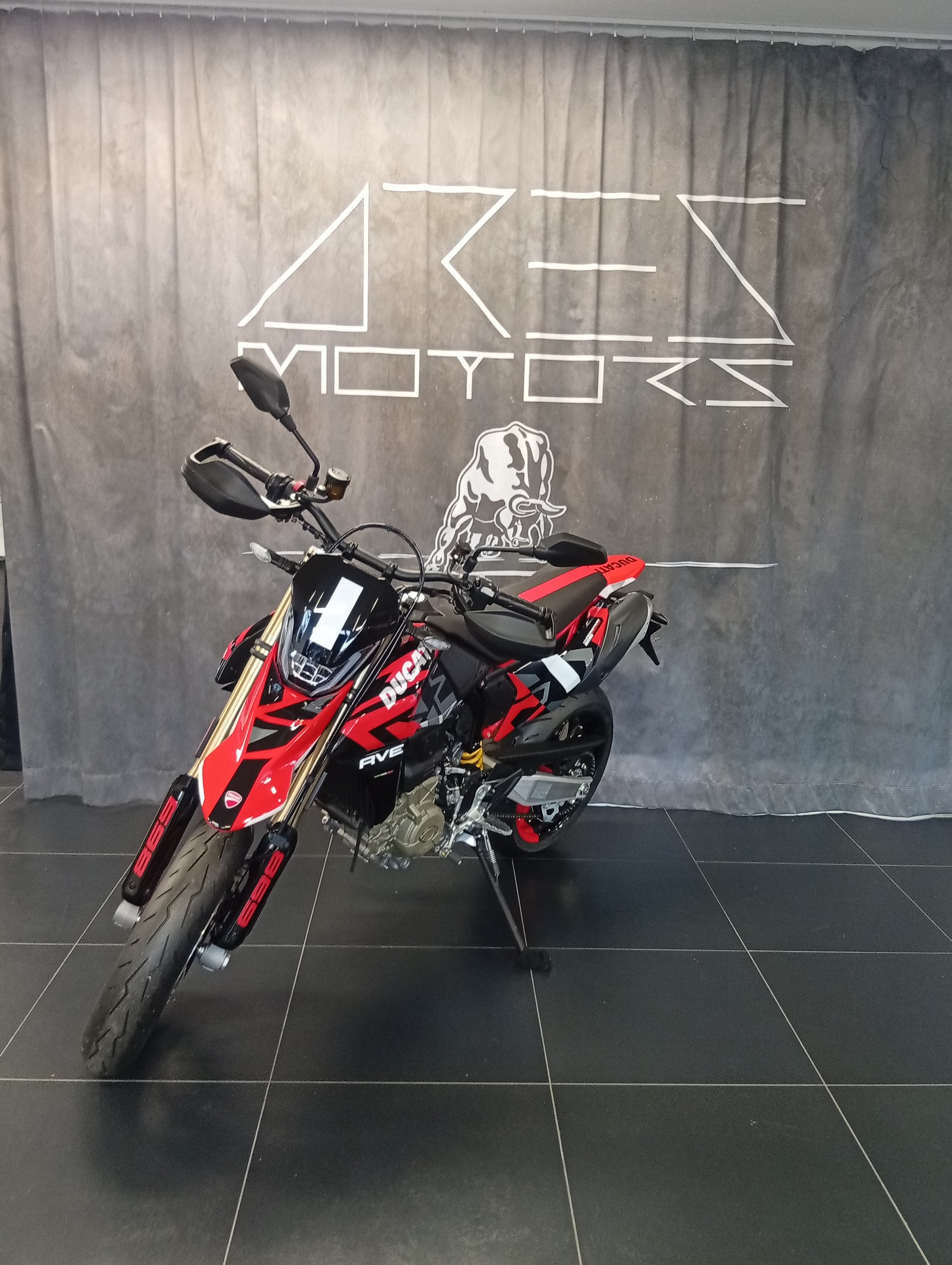 DUCATI Hypermotard 698 Mono RVE-showroom-element-2