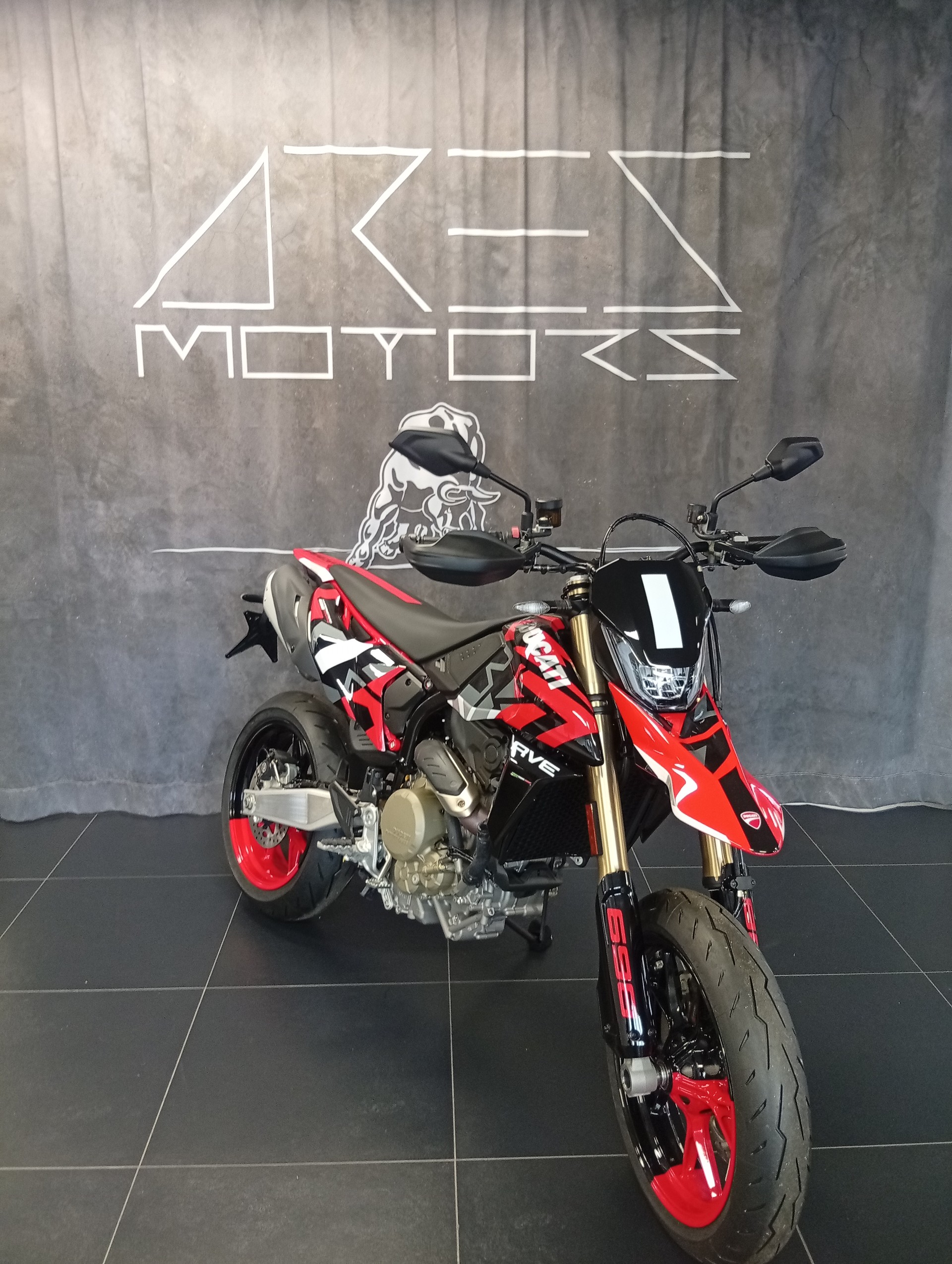 DUCATI Hypermotard 698 Mono RVE-showroom-element-1