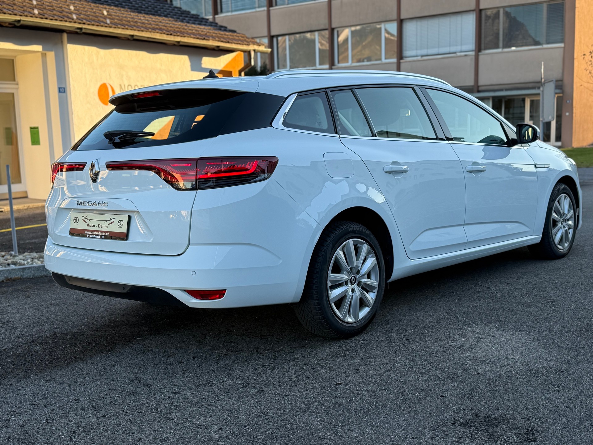 RENAULT Mégane Grandtour 1.5 Blue dCi Business EDC-image-3