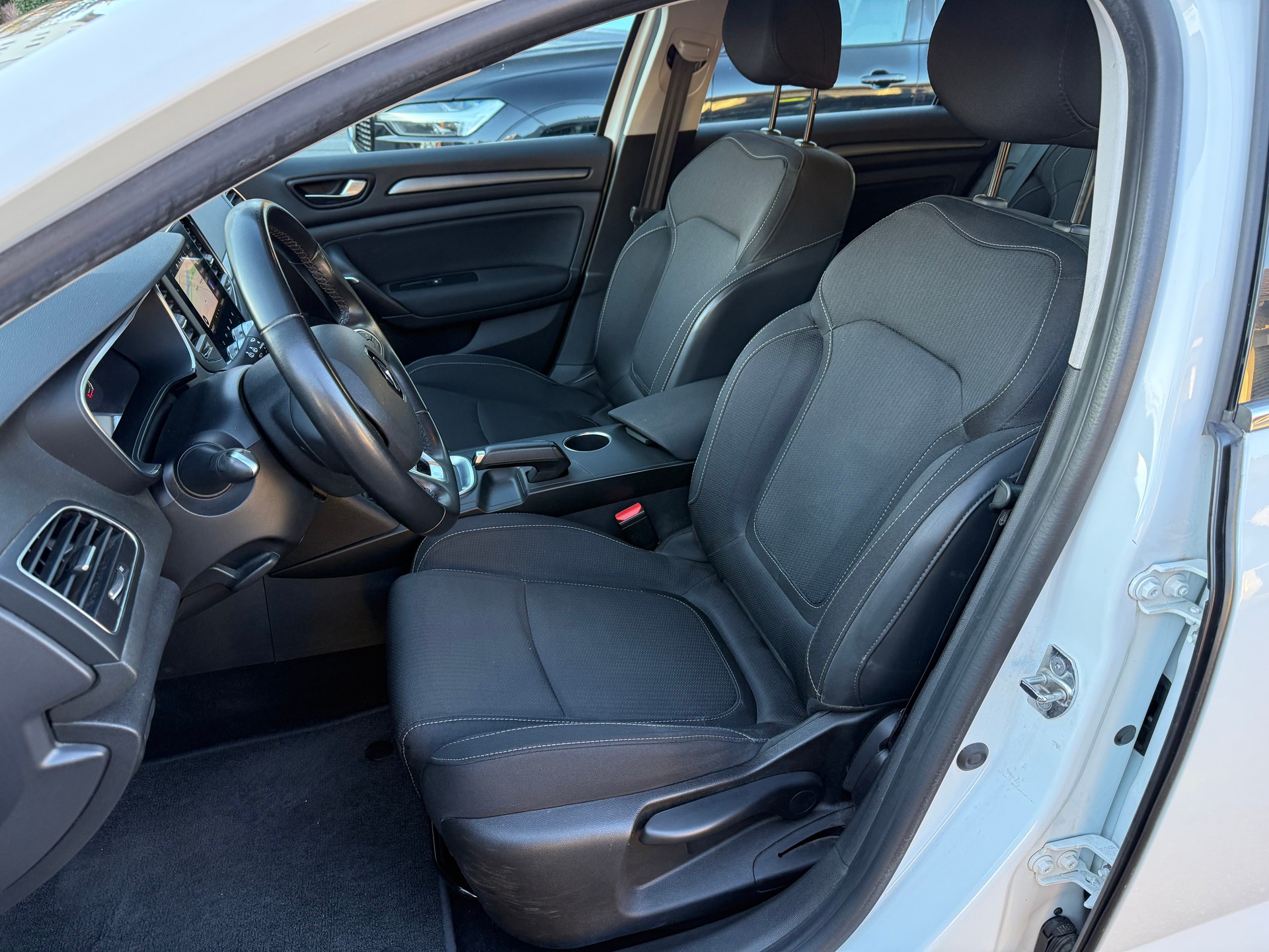 RENAULT Mégane Grandtour 1.5 Blue dCi Business EDC-image-13