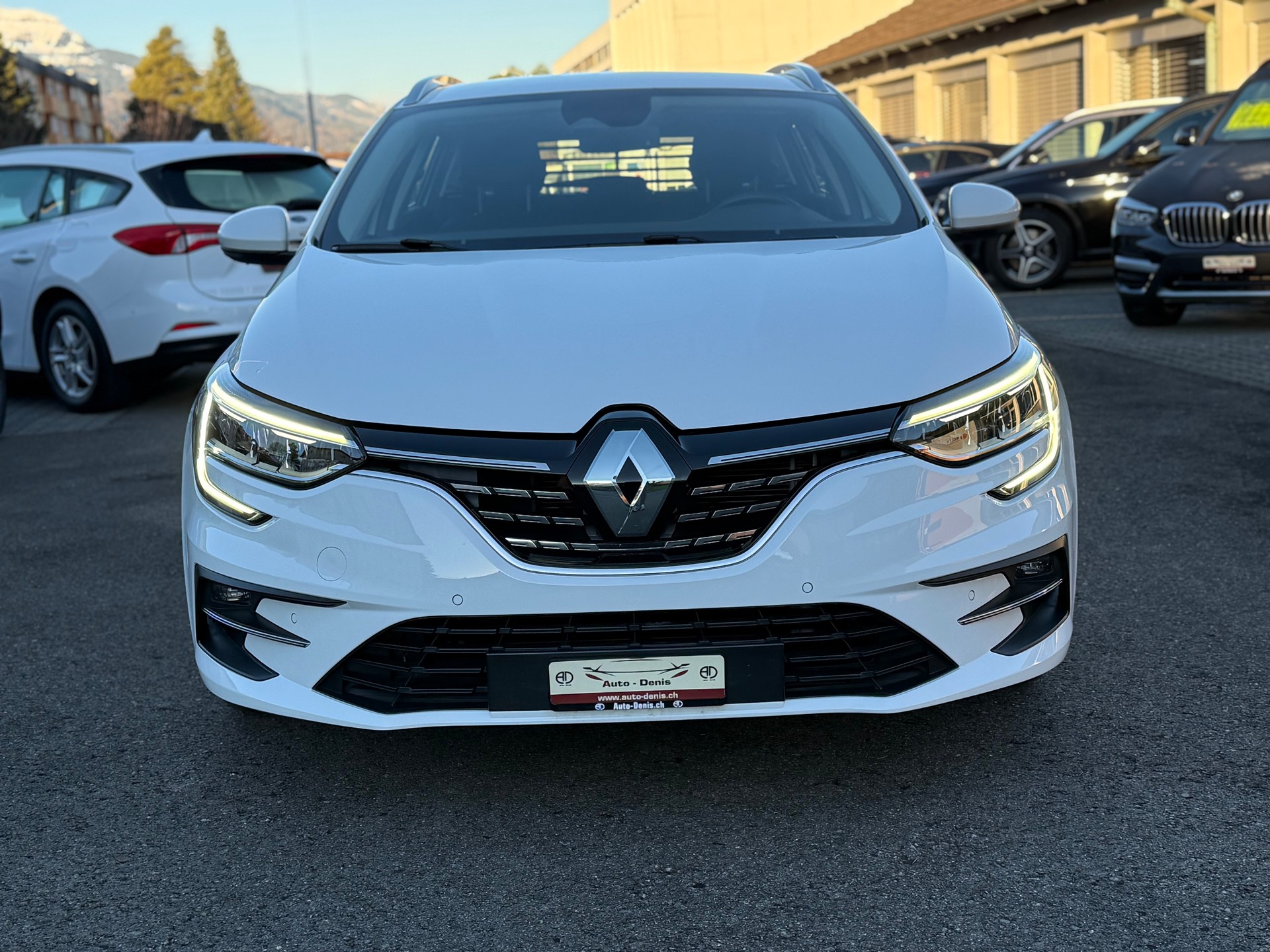 RENAULT Mégane Grandtour 1.5 Blue dCi Business EDC-image-1