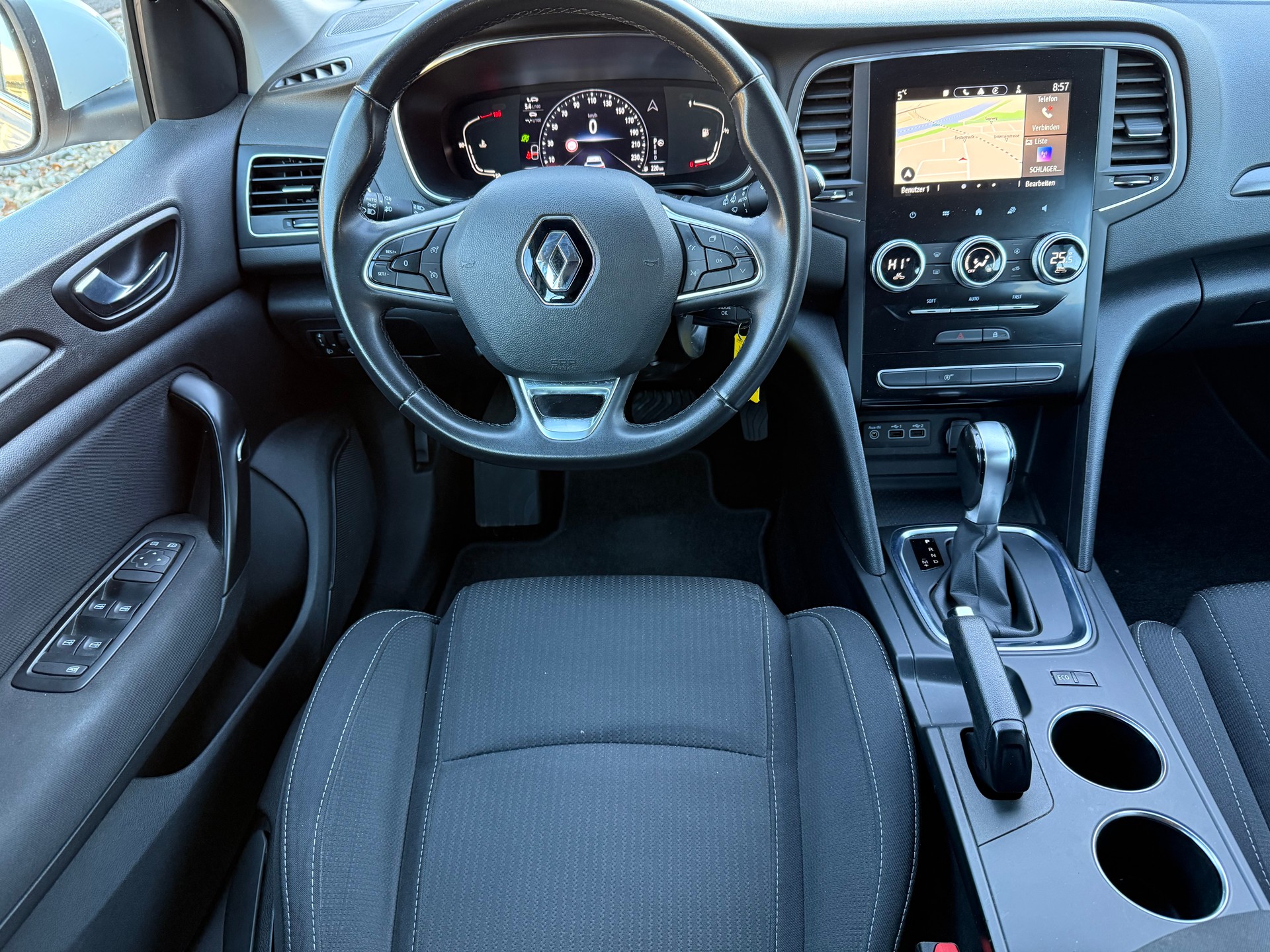 RENAULT Mégane Grandtour 1.5 Blue dCi Business EDC-image-16