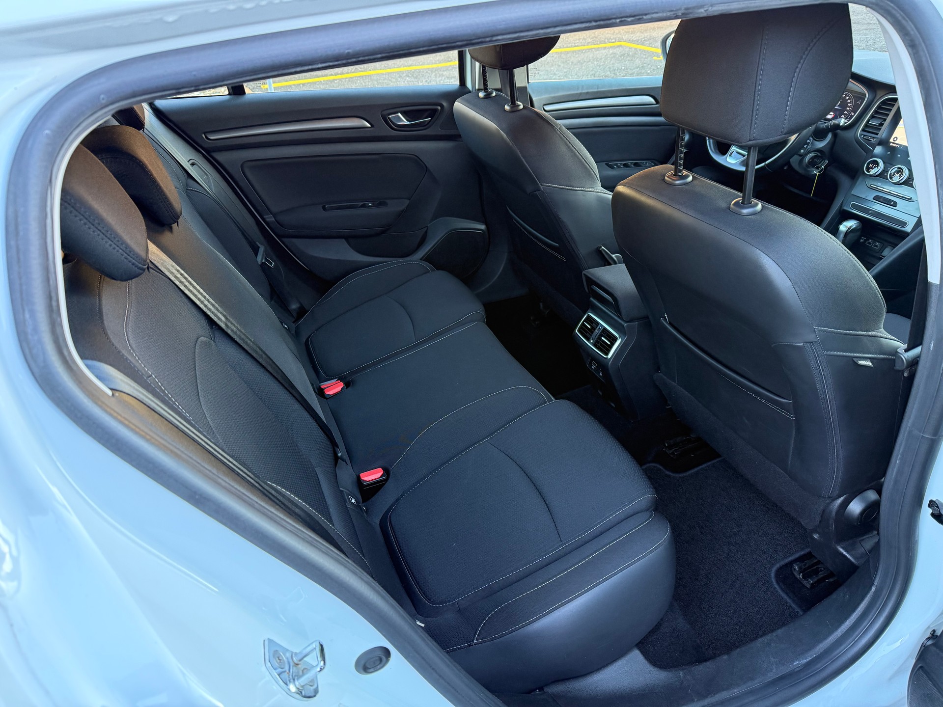 RENAULT Mégane Grandtour 1.5 Blue dCi Business EDC-image-10
