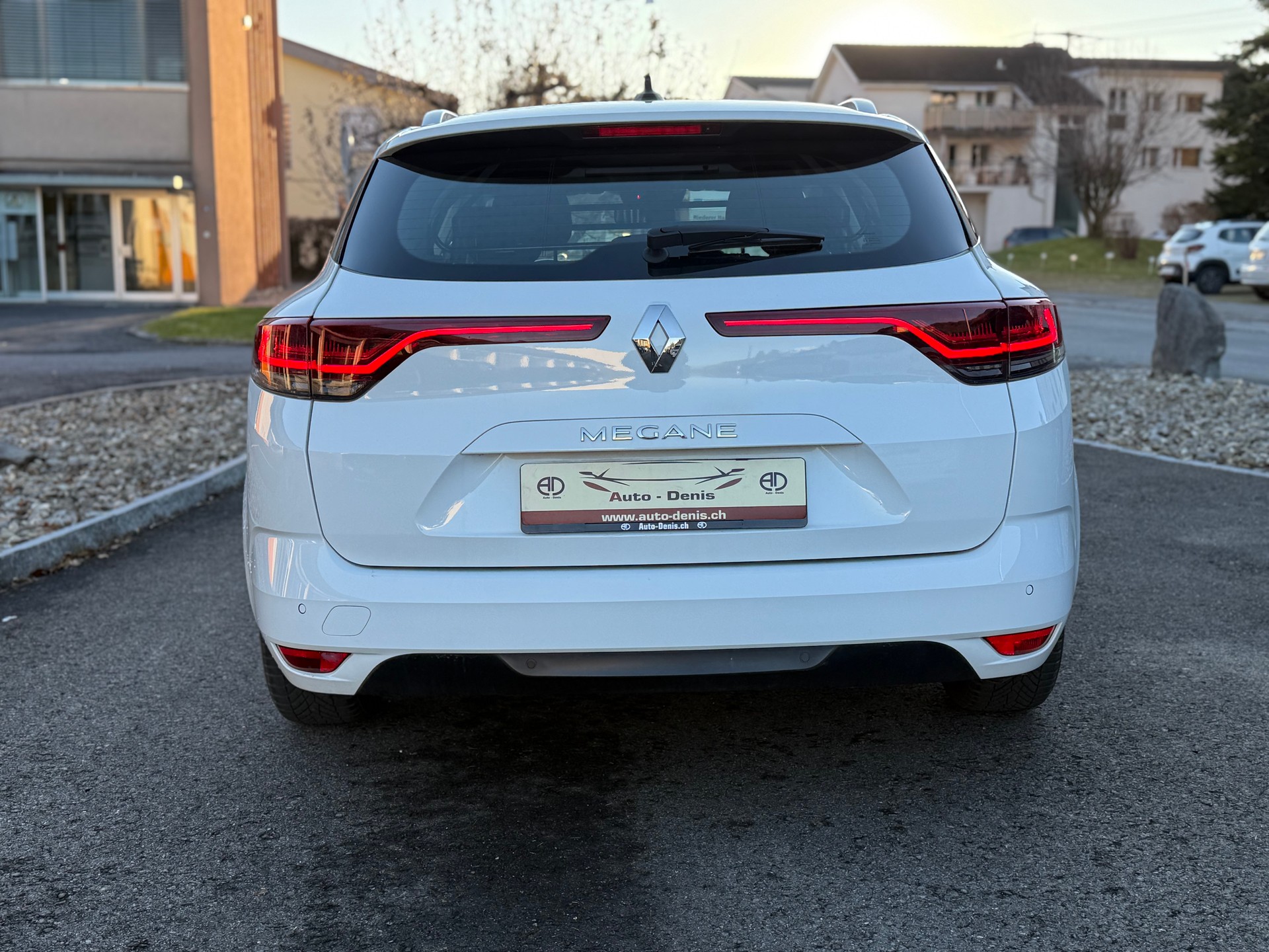 RENAULT Mégane Grandtour 1.5 Blue dCi Business EDC-image-4