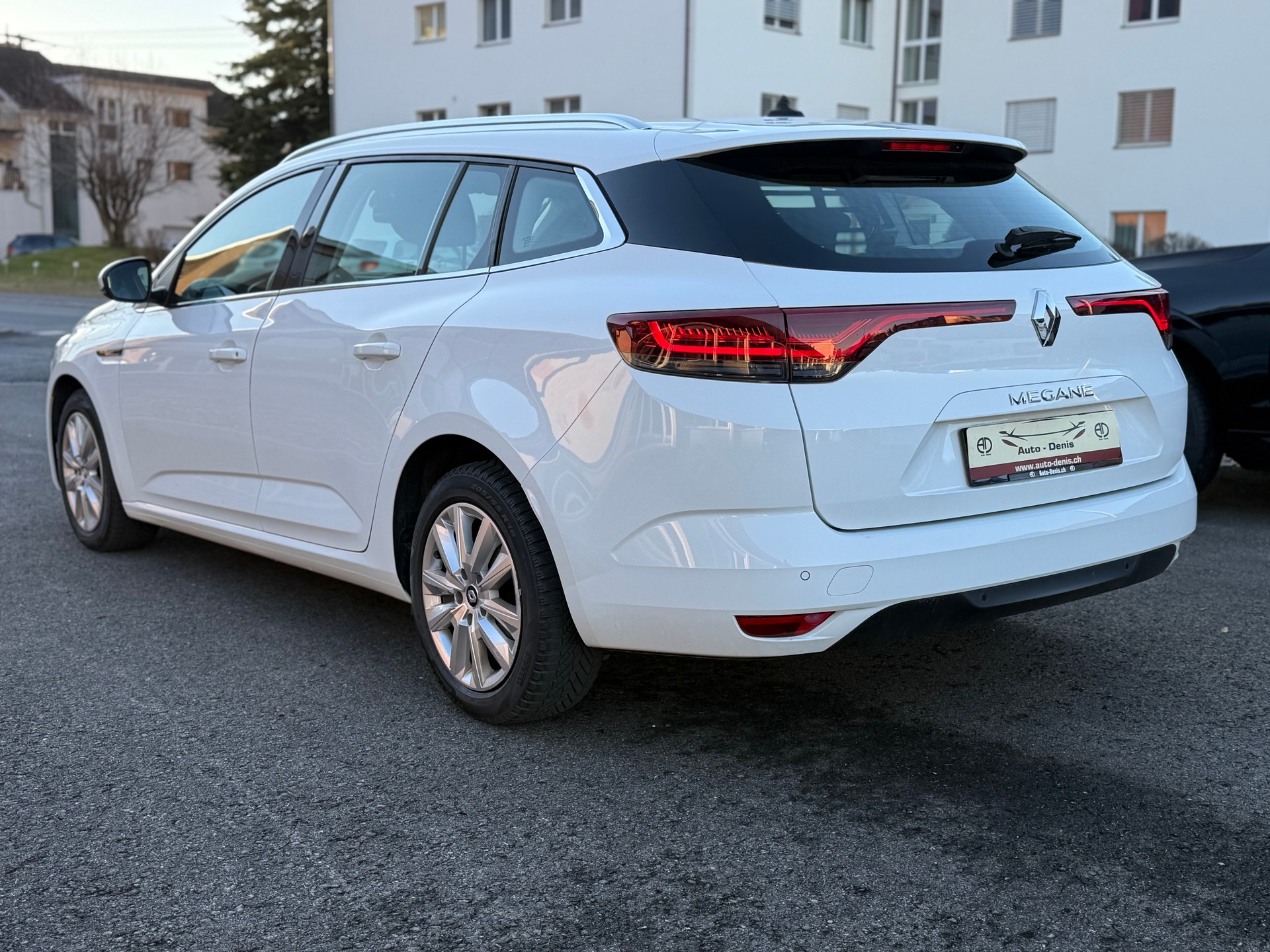 RENAULT Mégane Grandtour 1.5 Blue dCi Business EDC-image-6