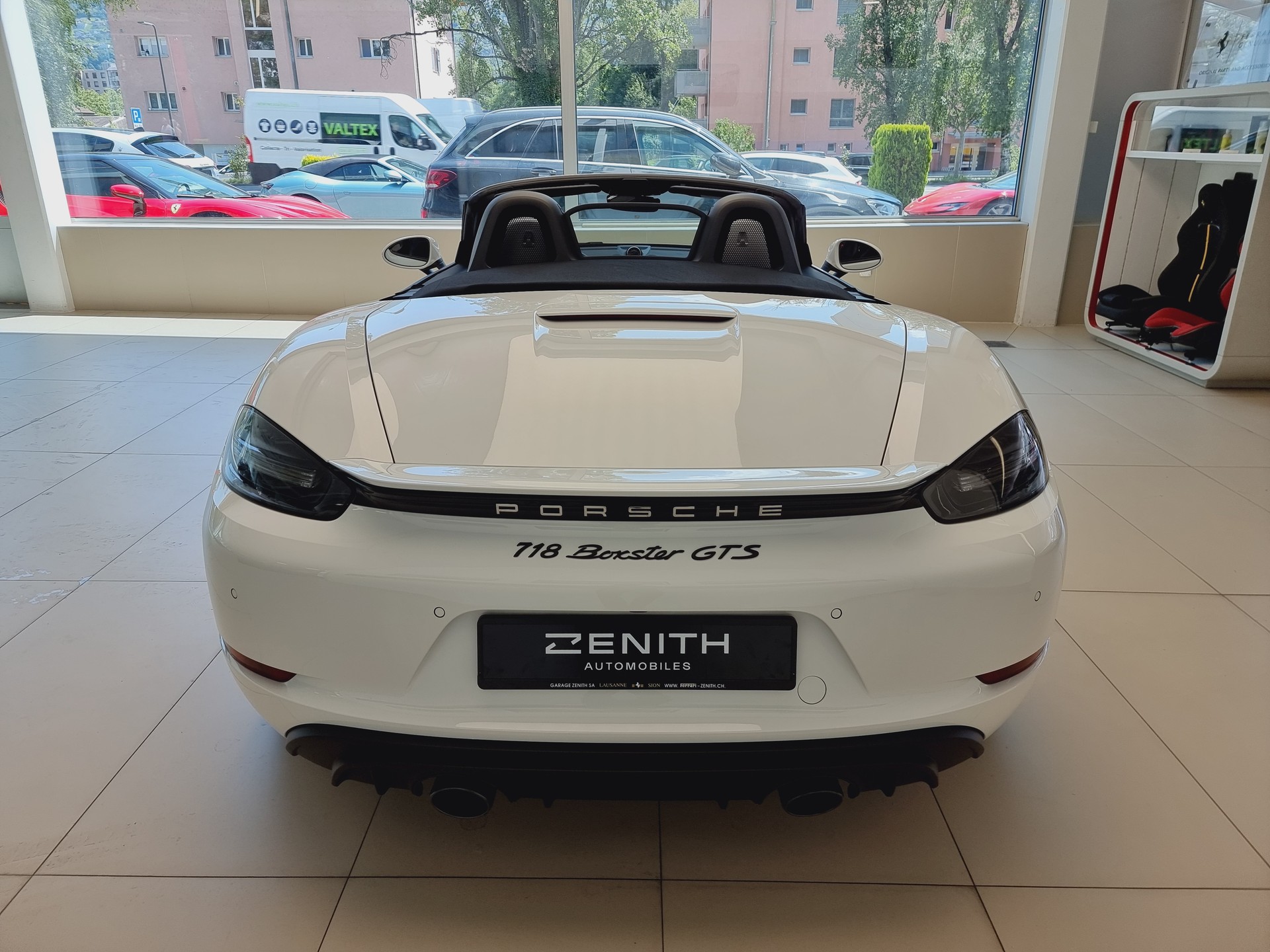 PORSCHE 718 Boxster GTS 4.0-image-5