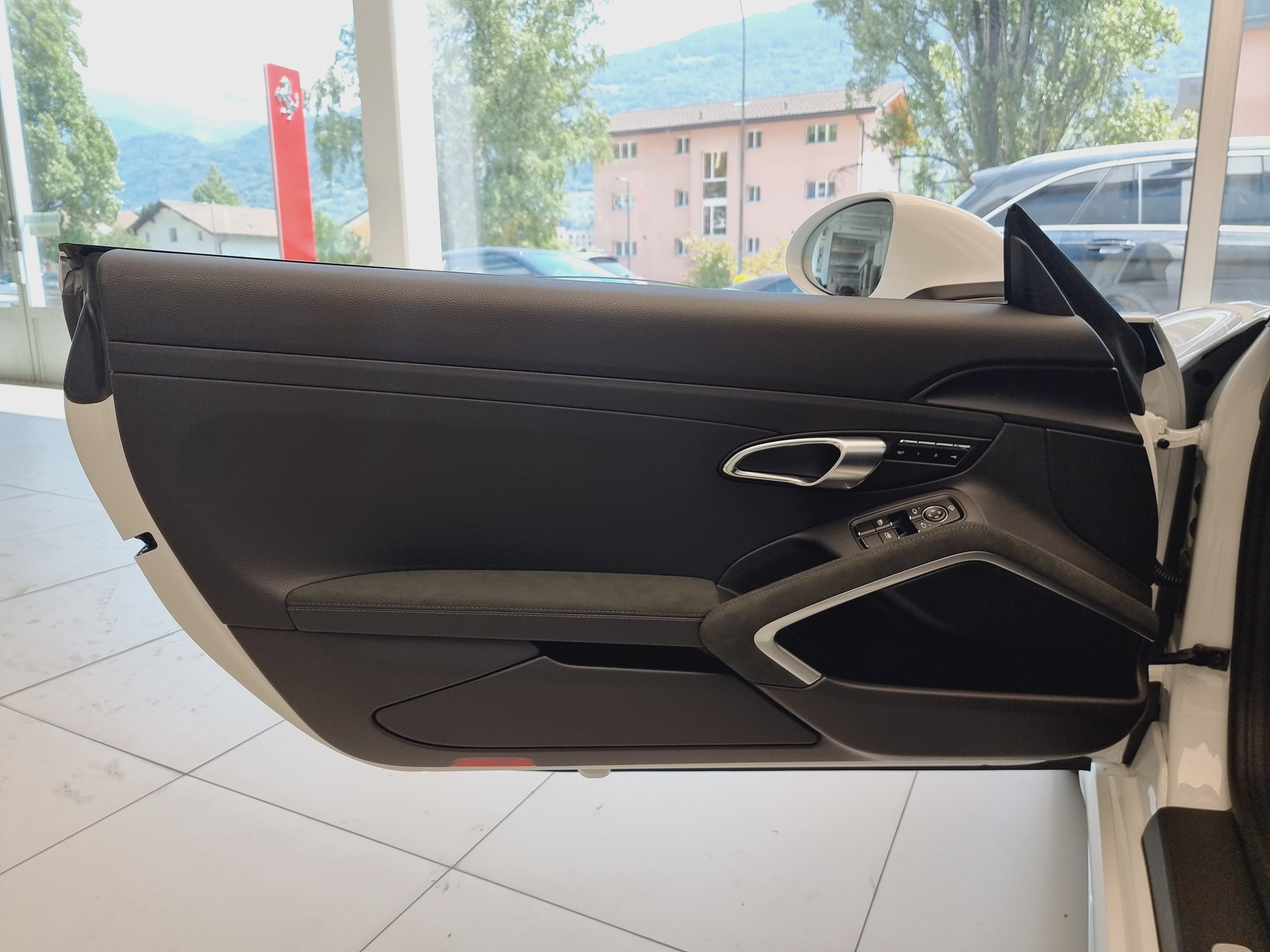 PORSCHE 718 Boxster GTS 4.0-image-14