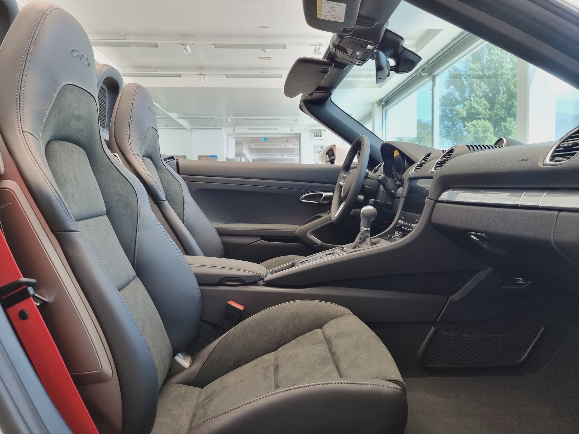 PORSCHE 718 Boxster GTS 4.0-image-11