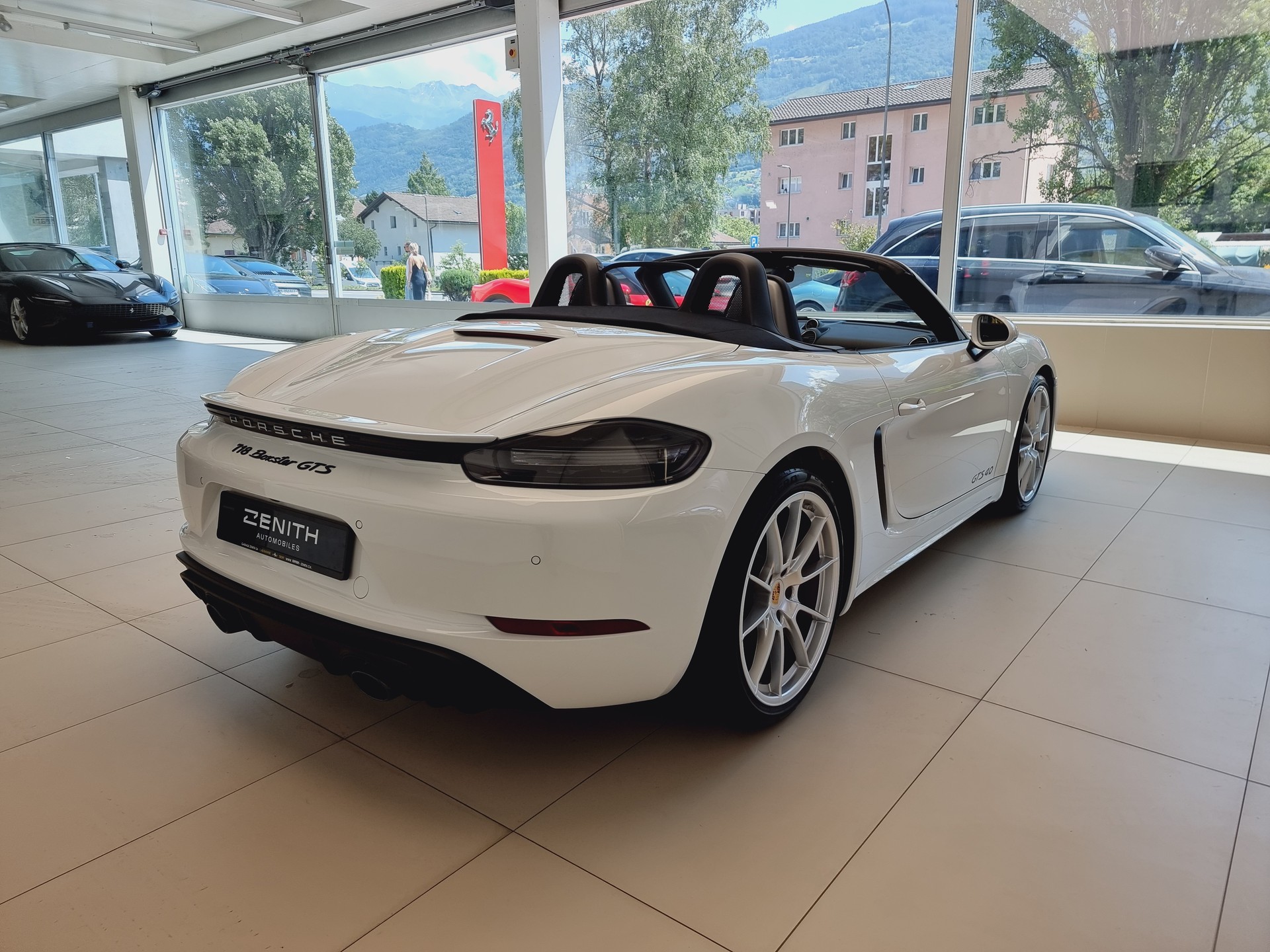PORSCHE 718 Boxster GTS 4.0-image-4