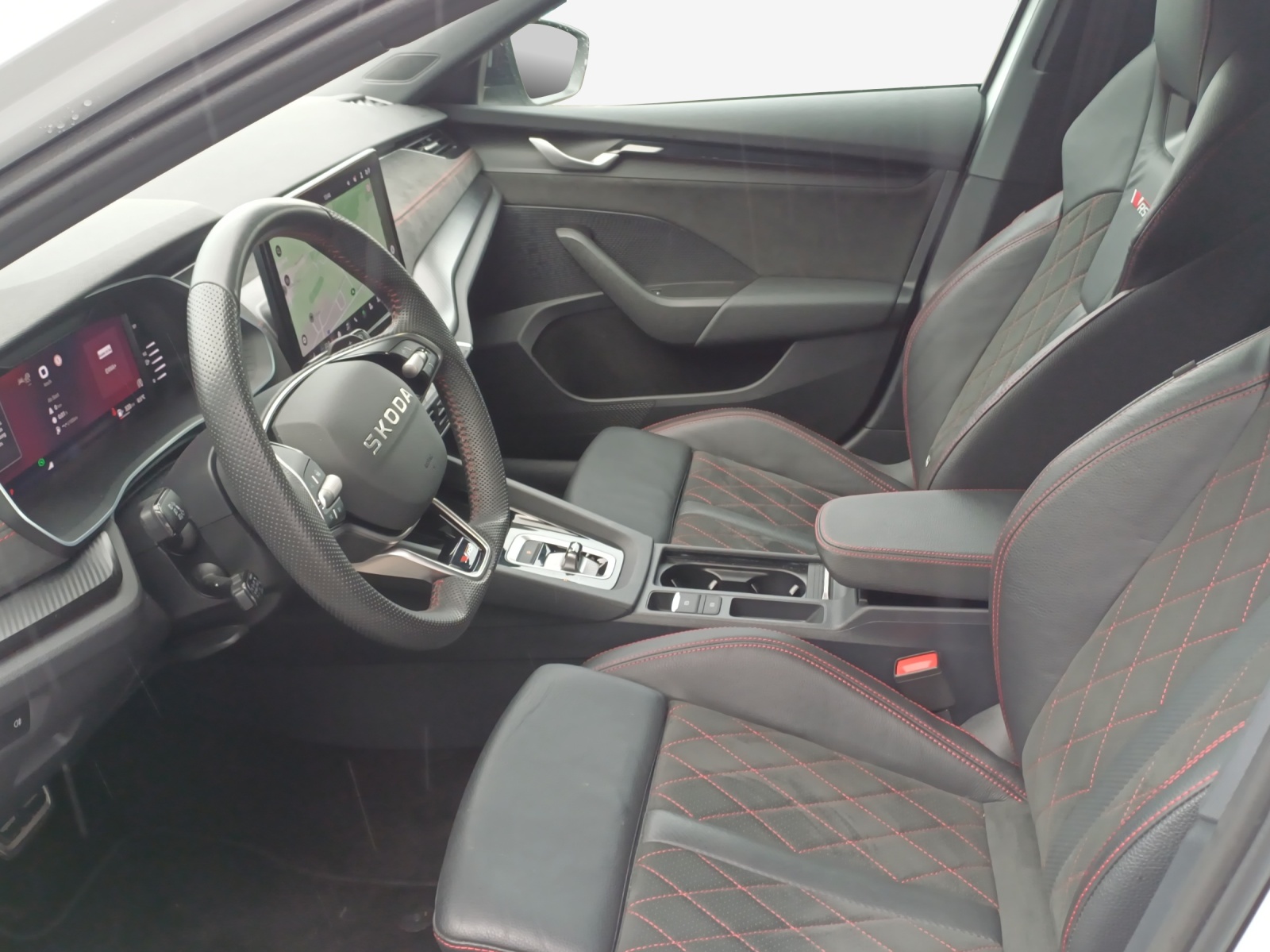 SKODA Octavia Combi 2.0 TSI DSG RS-image-7
