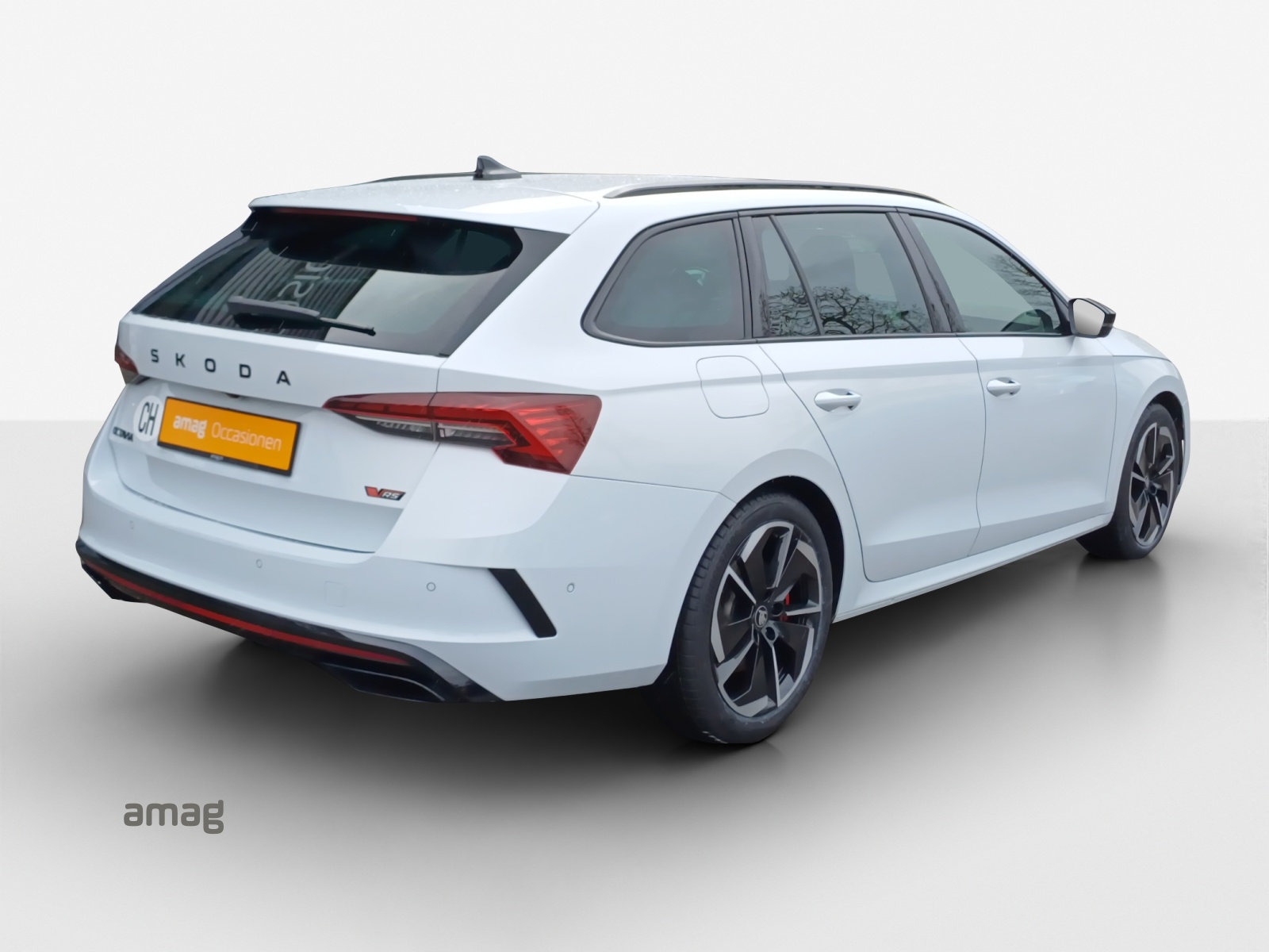 SKODA Octavia Combi 2.0 TSI DSG RS-image-4