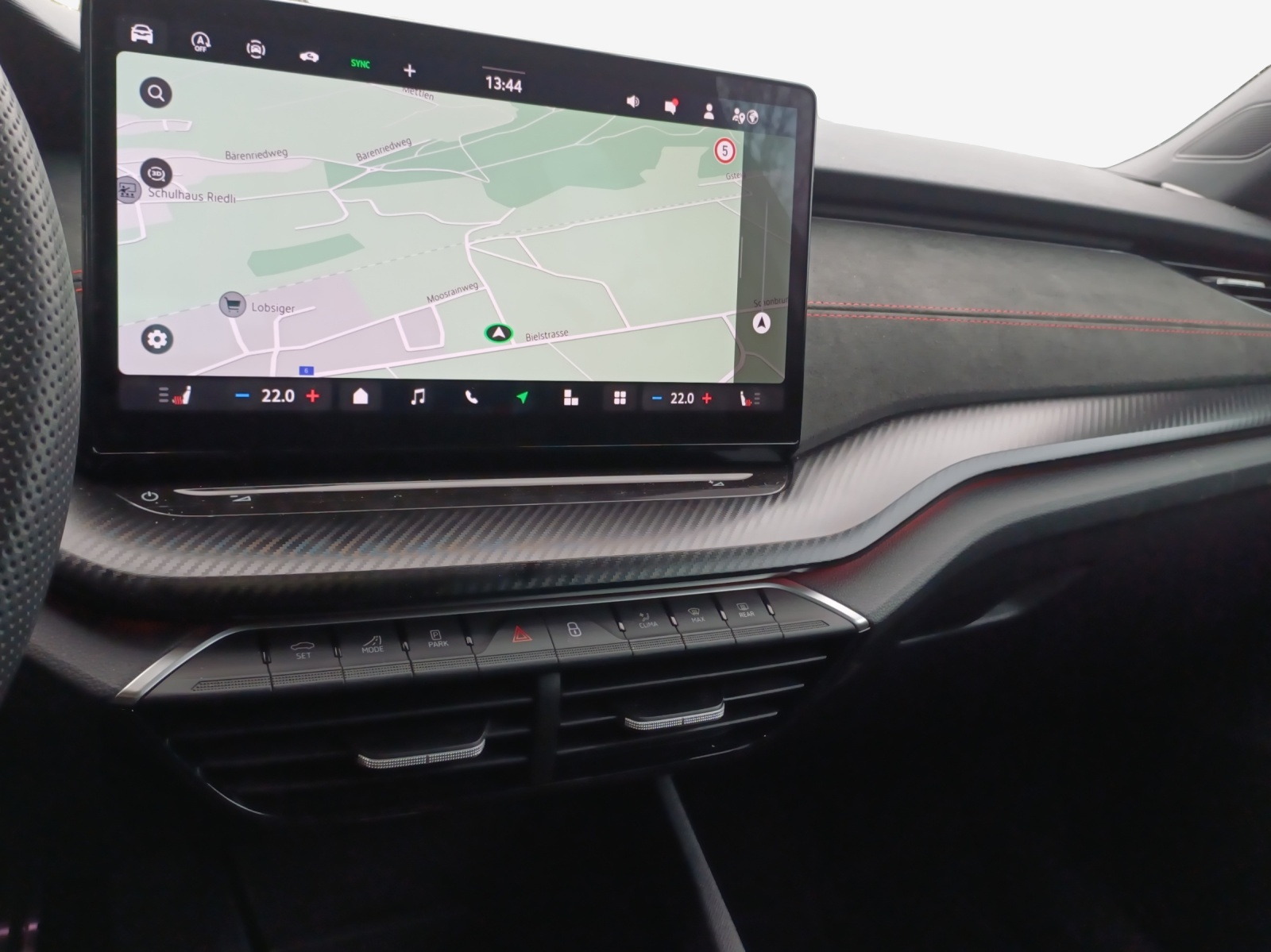 SKODA Octavia Combi 2.0 TSI DSG RS-image-10