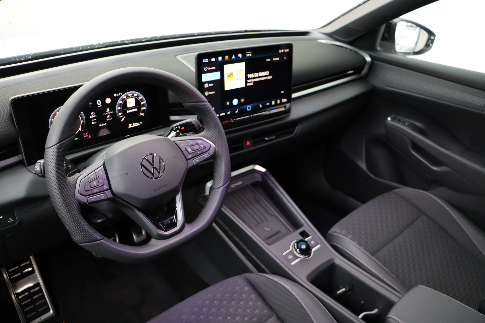 VW T-Roc 1.5 eTSI mHEV R-Line DSG-image-8