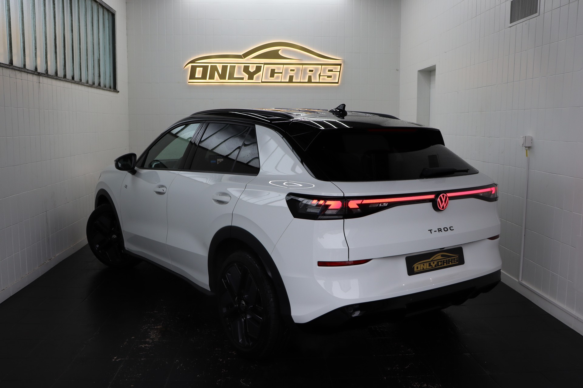 VW T-Roc 1.5 eTSI mHEV R-Line DSG-image-5