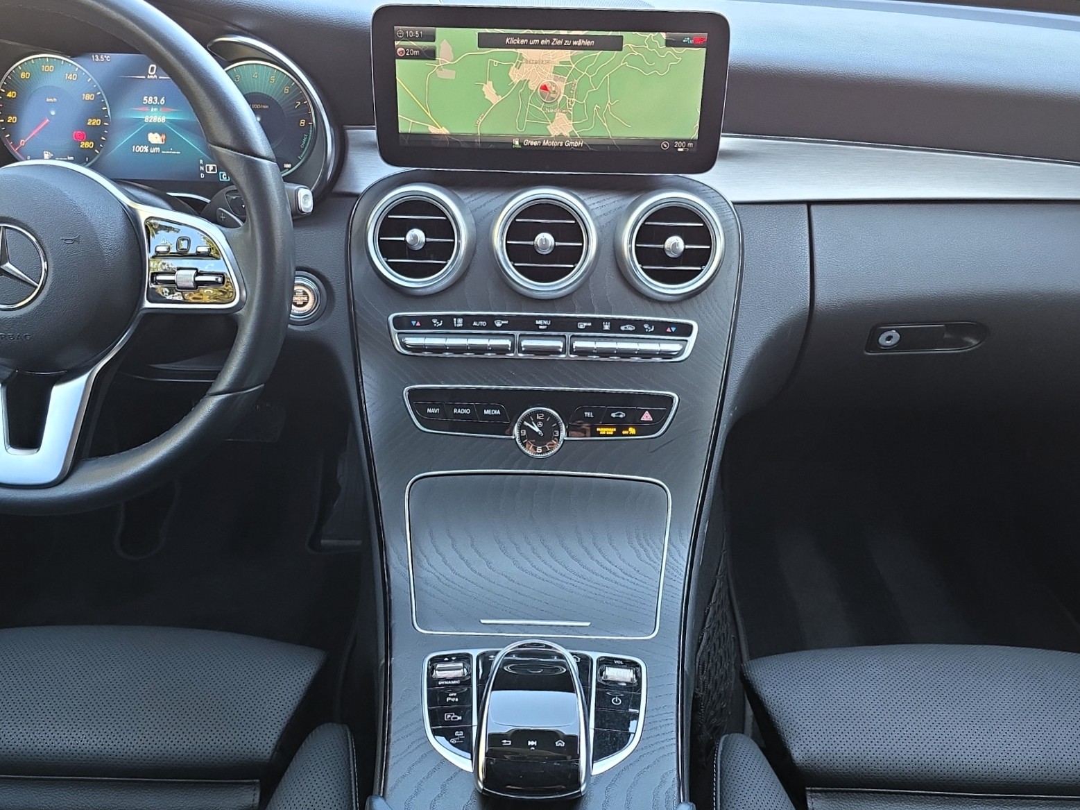MERCEDES-BENZ C 300 e T-Modell Avantgarde 9G-Tronic mit AHK-image-9