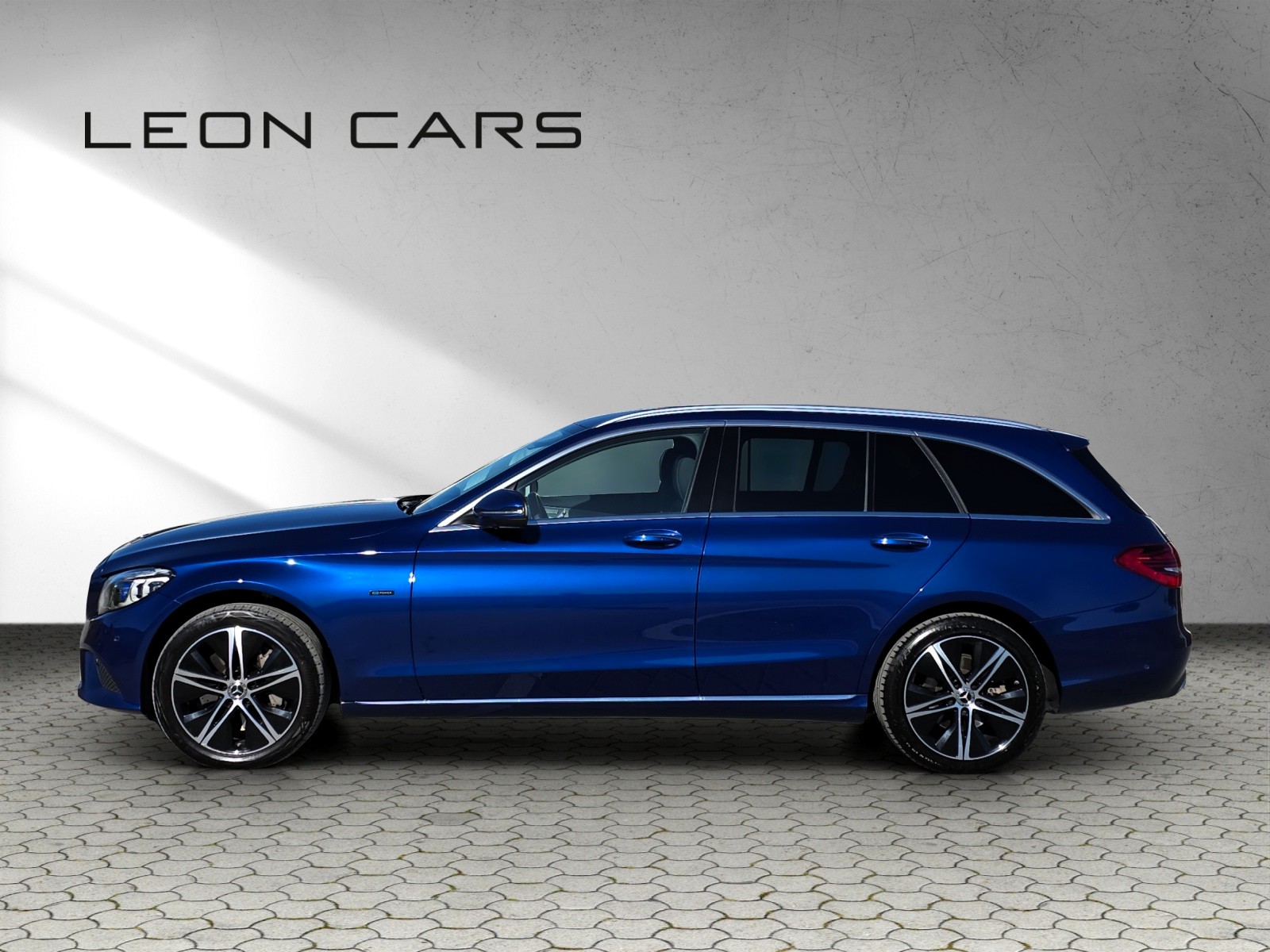 MERCEDES-BENZ C 300 e T-Modell Avantgarde 9G-Tronic mit AHK-image-2