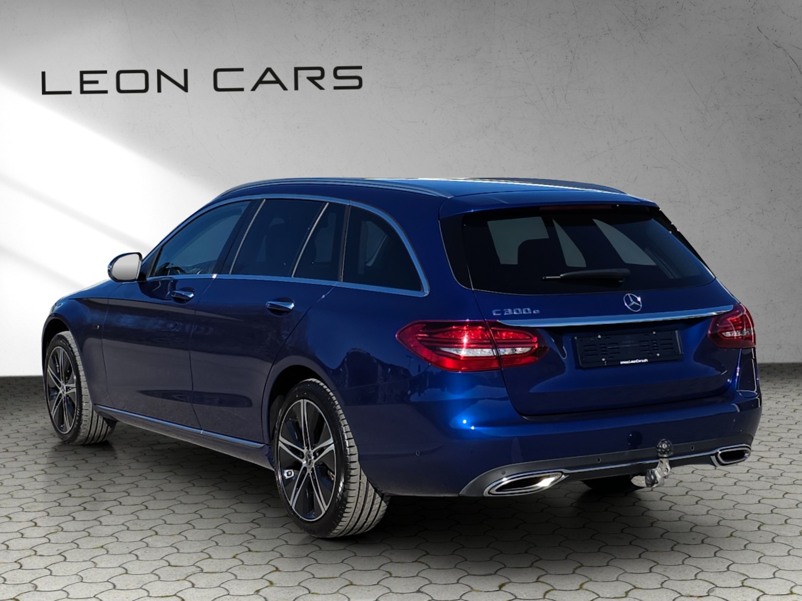 MERCEDES-BENZ C 300 e T-Modell Avantgarde 9G-Tronic mit AHK-image-1