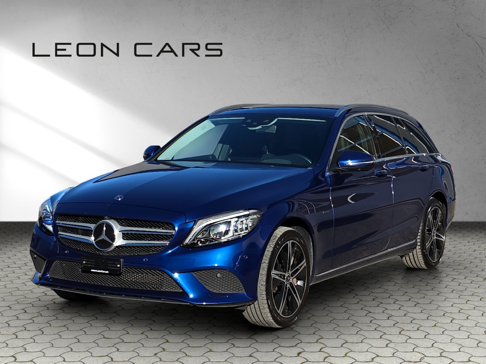 MERCEDES-BENZ C 300 e T-Modell Avantgarde 9G-Tronic mit AHK-image-0