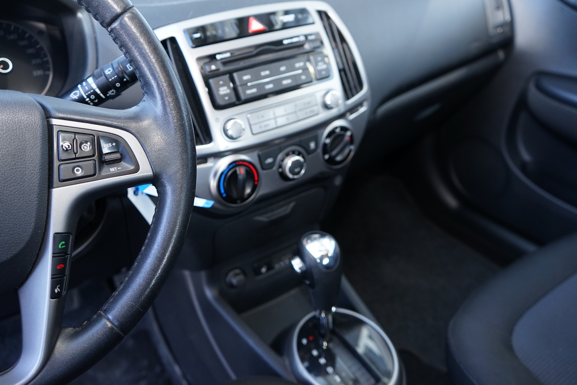 HYUNDAI i20 1.4 Style Automatic-image-11