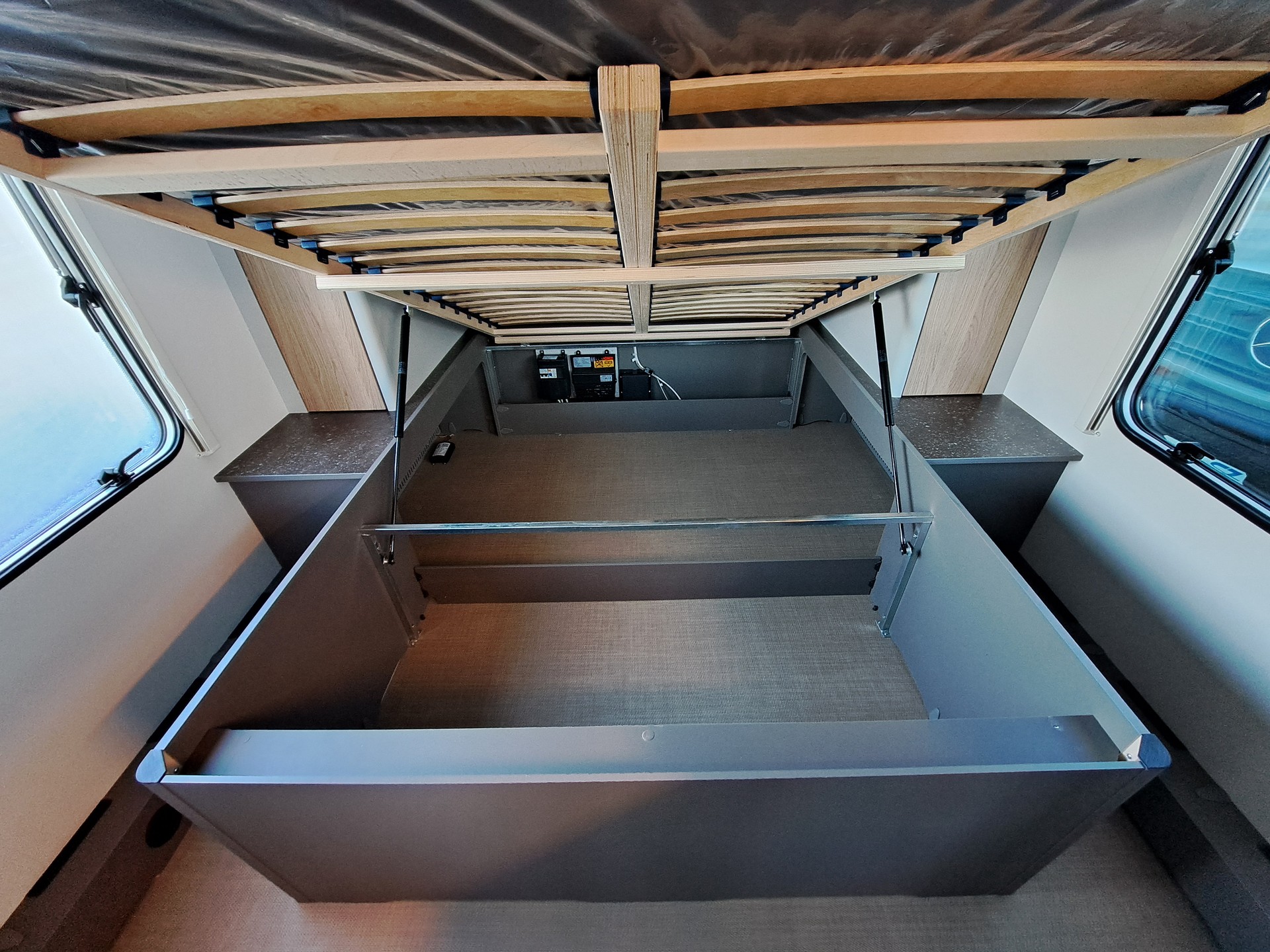 BÜRSTNER Averso 485 TS B66-image-8