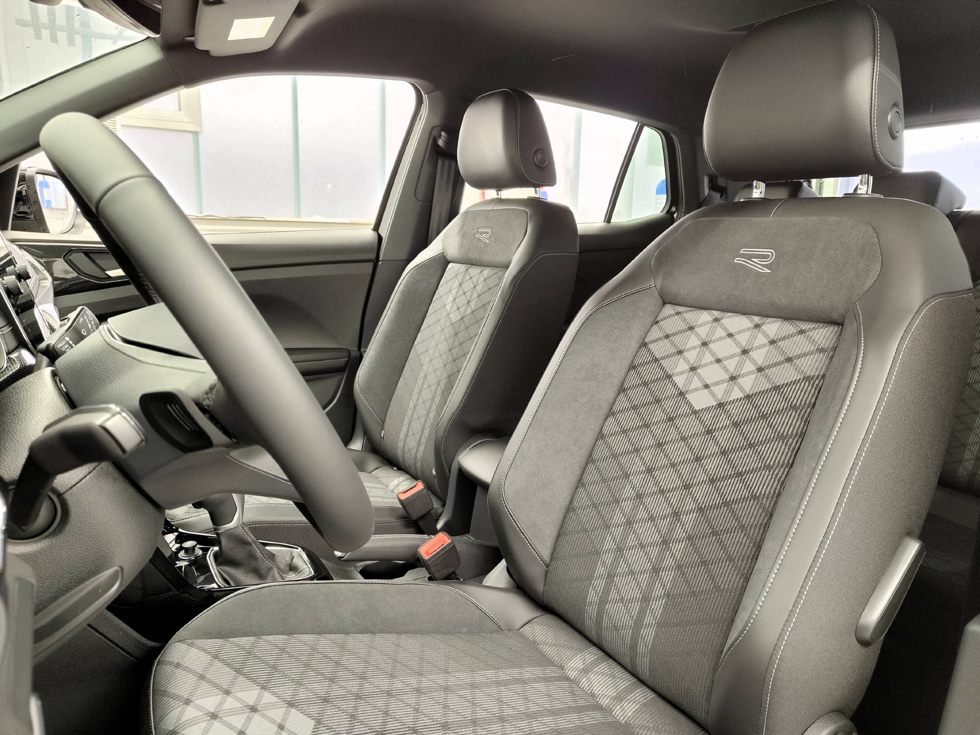 VW T-Cross 1.5 TSI R-Line DSG-image-5