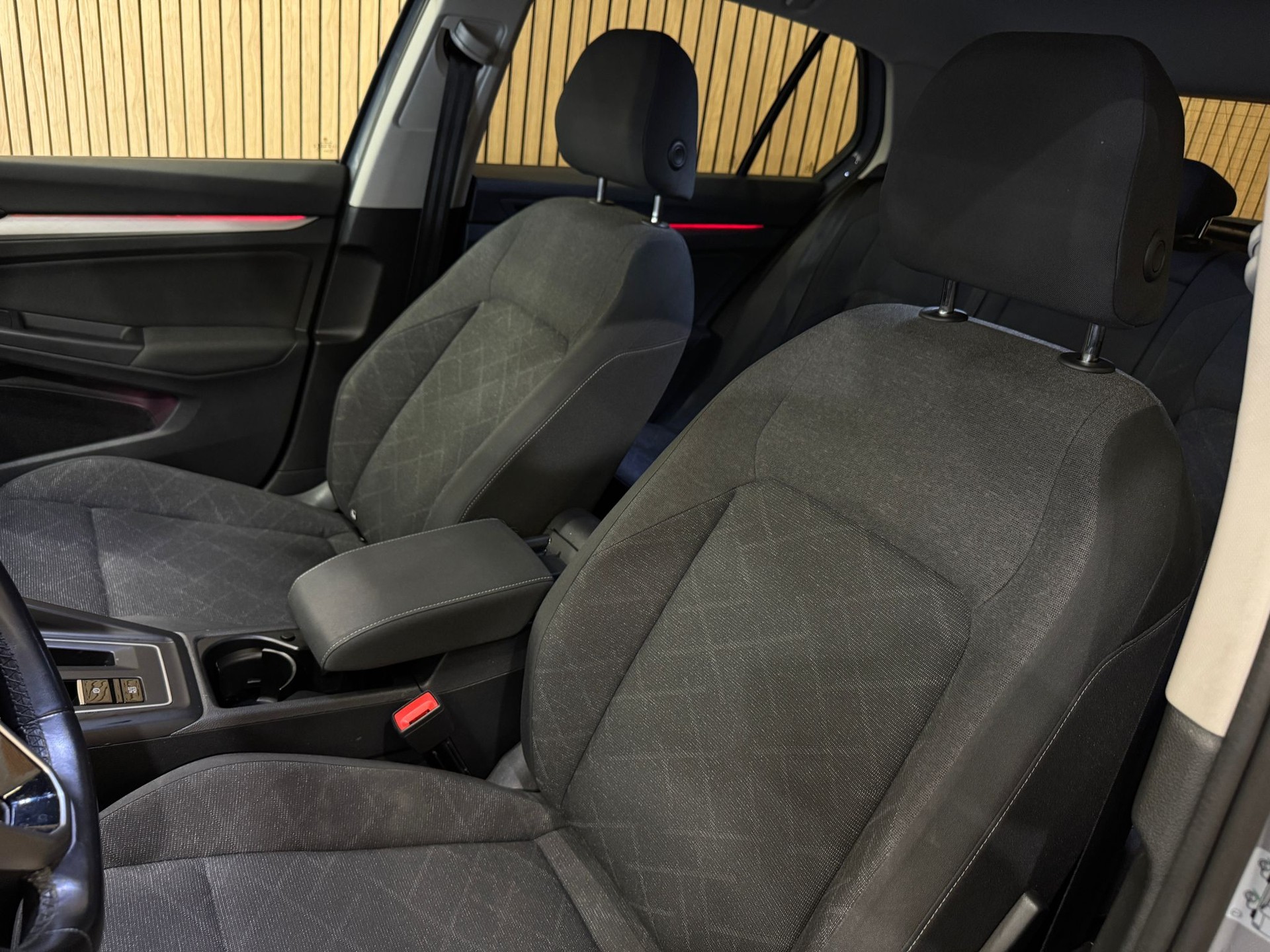 VW Golf 2.0 TDI Style DSG-image-18