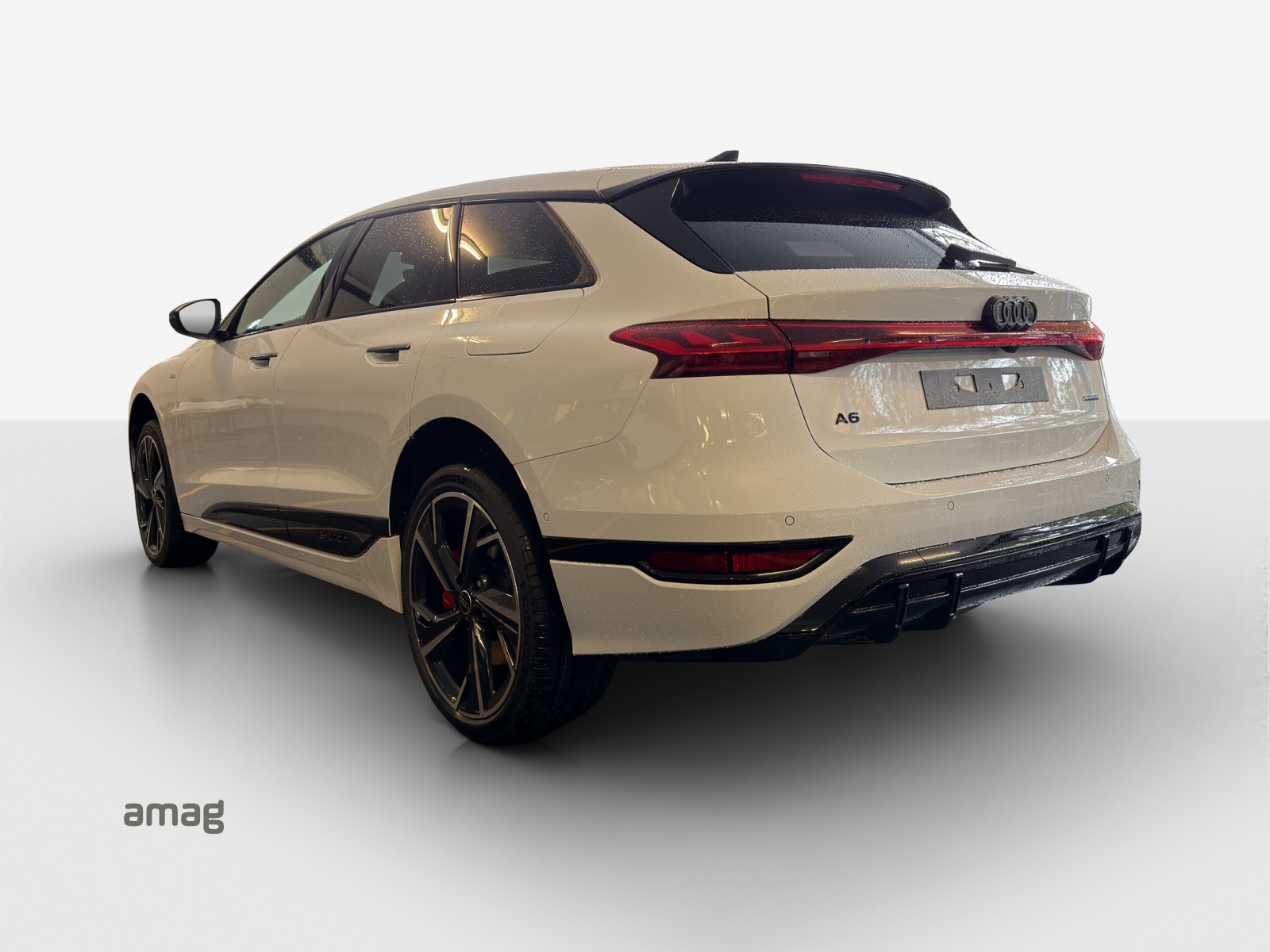 AUDI A6 Avant e-tron quattro-image-2