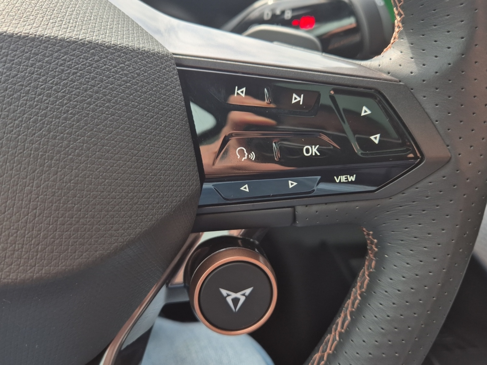 CUPRA Tavascan Type 9 77 kWh VZ Adrenaline*360°Kamera*Panoramadach*Head up Display*-image-23