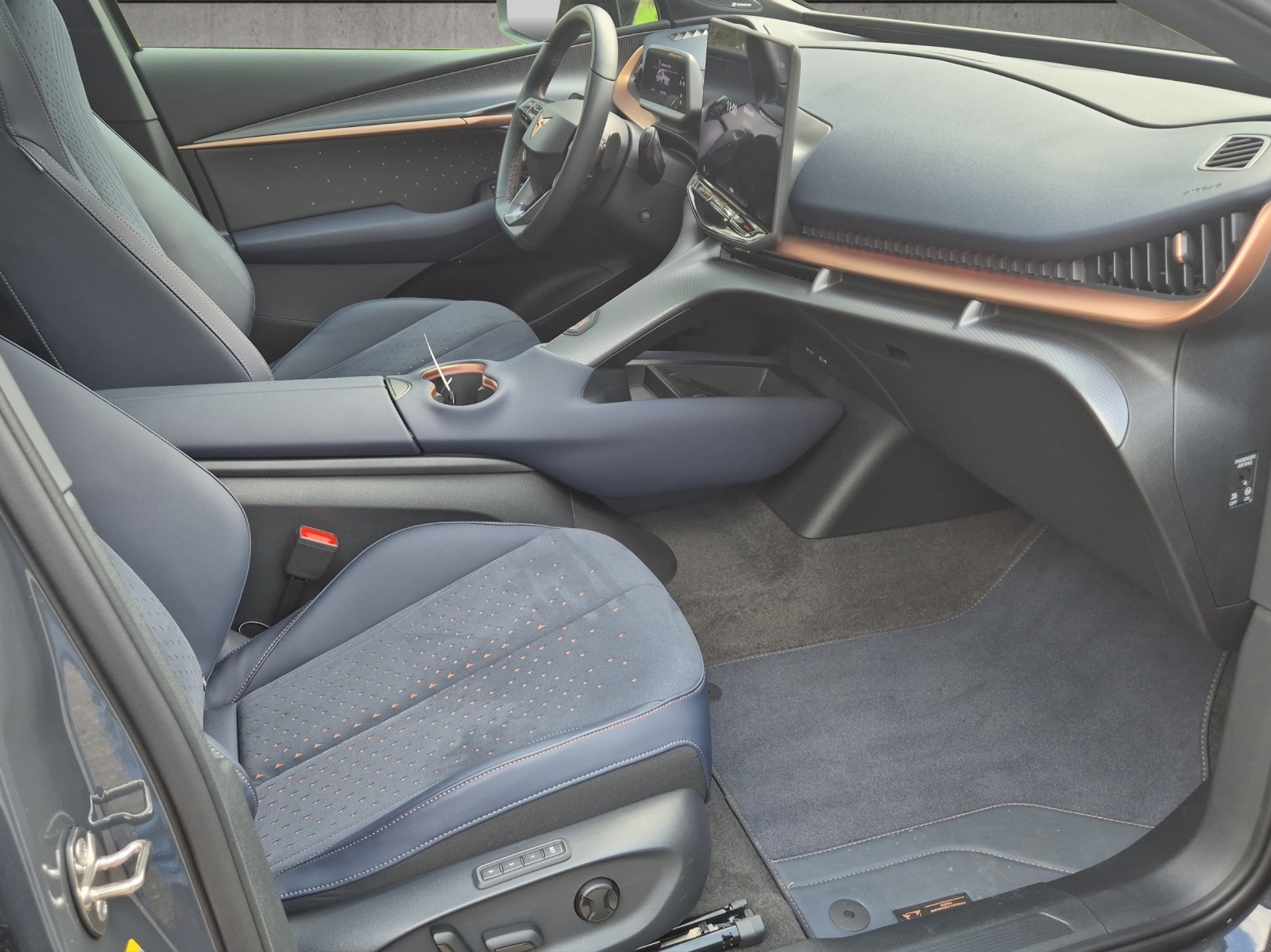 CUPRA Tavascan Type 9 77 kWh VZ Adrenaline*360°Kamera*Panoramadach*Head up Display*-image-20