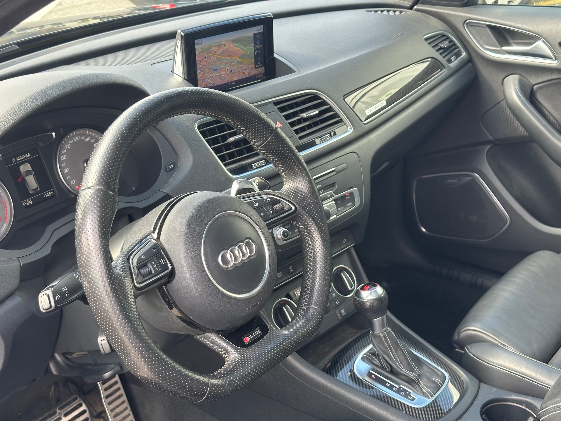 AUDI RS Q3 2.5 TFSI quattro S-tronic-image-9