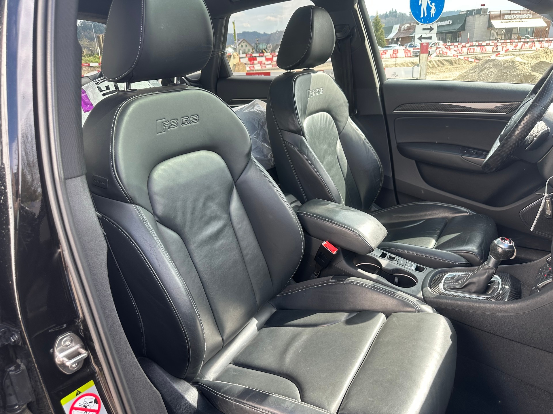 AUDI RS Q3 2.5 TFSI quattro S-tronic-image-12