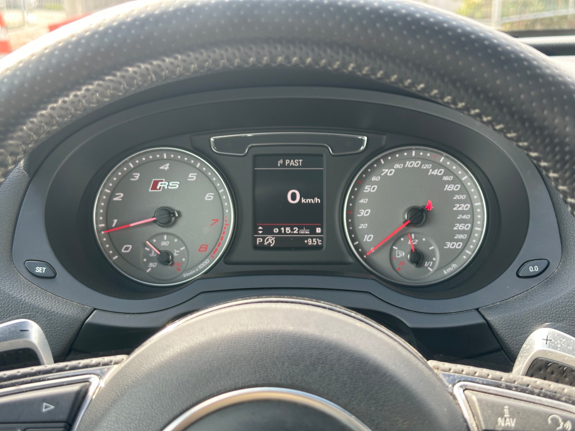 AUDI RS Q3 2.5 TFSI quattro S-tronic-image-15