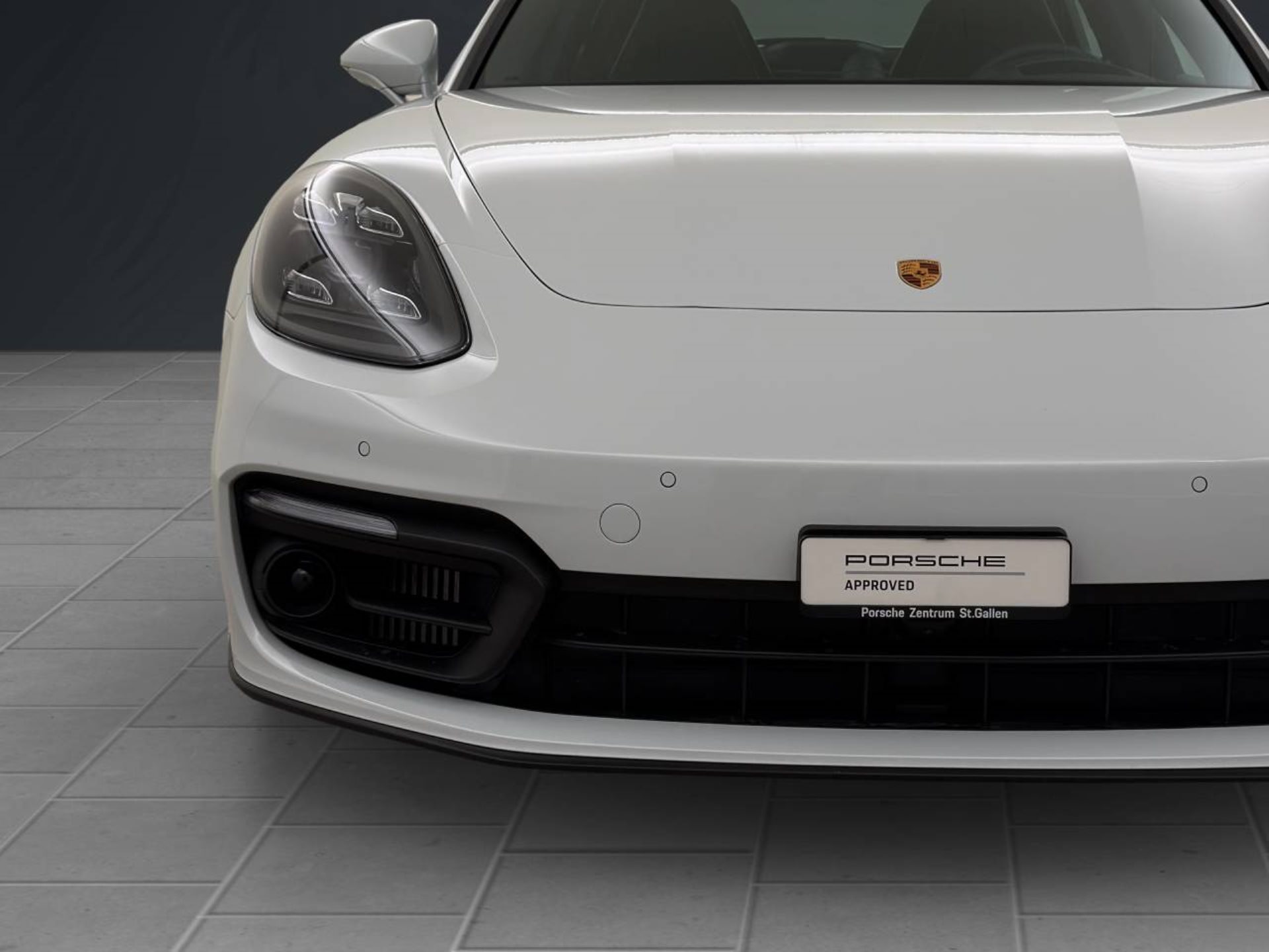 PORSCHE Panamera 4S E-Hybrid-image-8