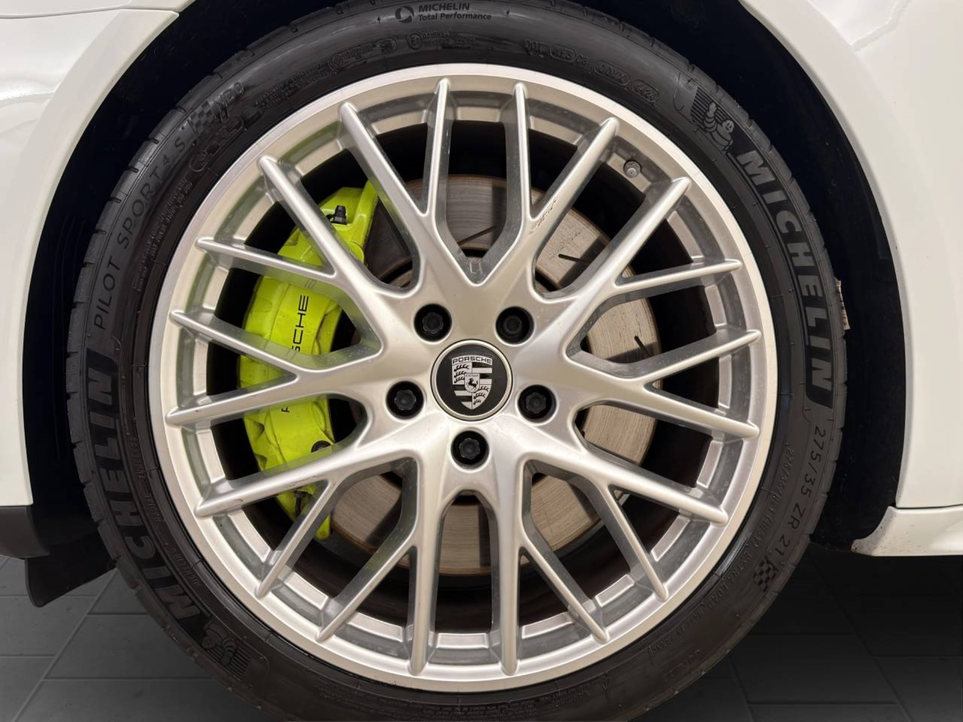 PORSCHE Panamera 4S E-Hybrid-image-12