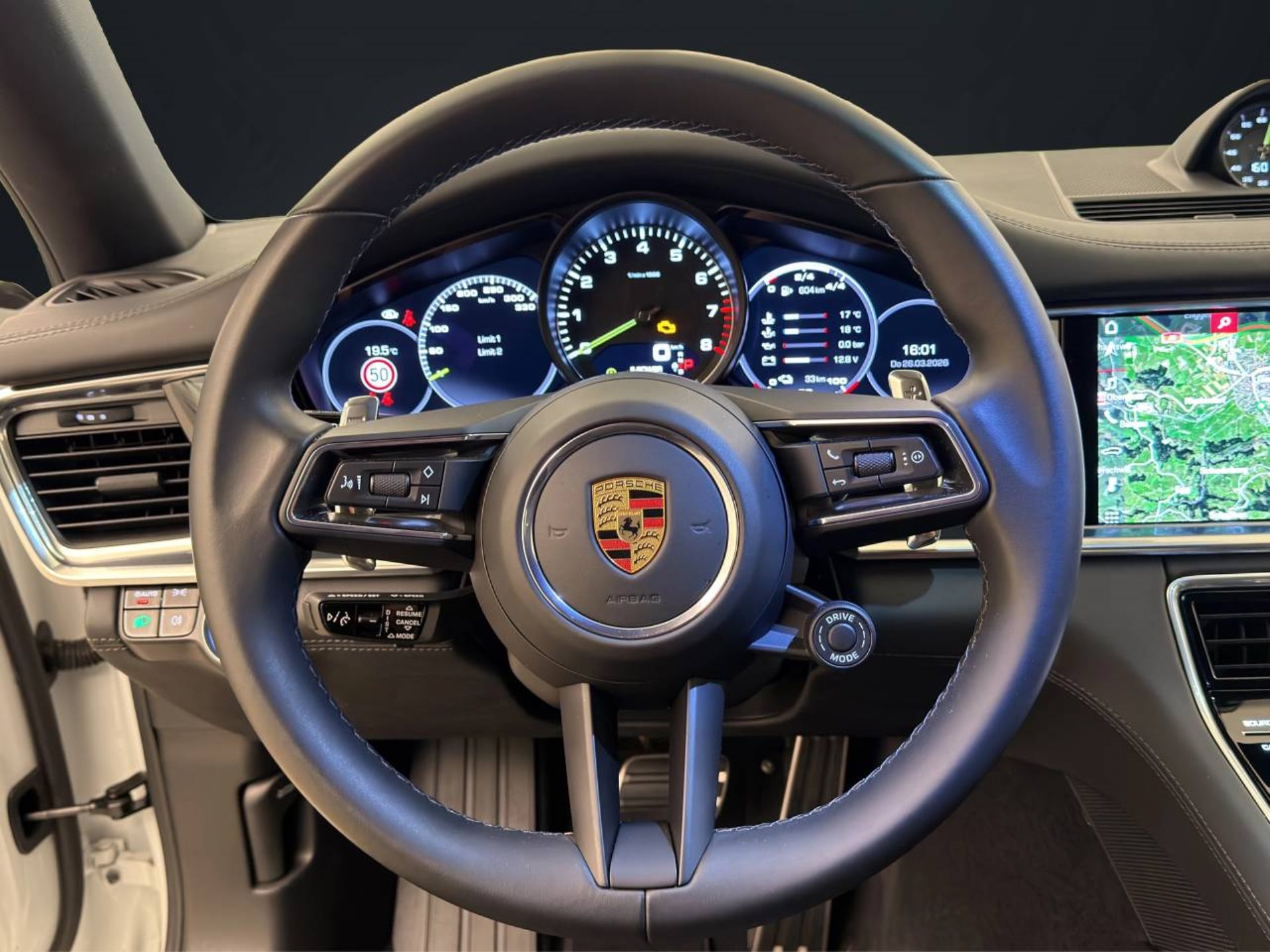 PORSCHE Panamera 4S E-Hybrid-image-14