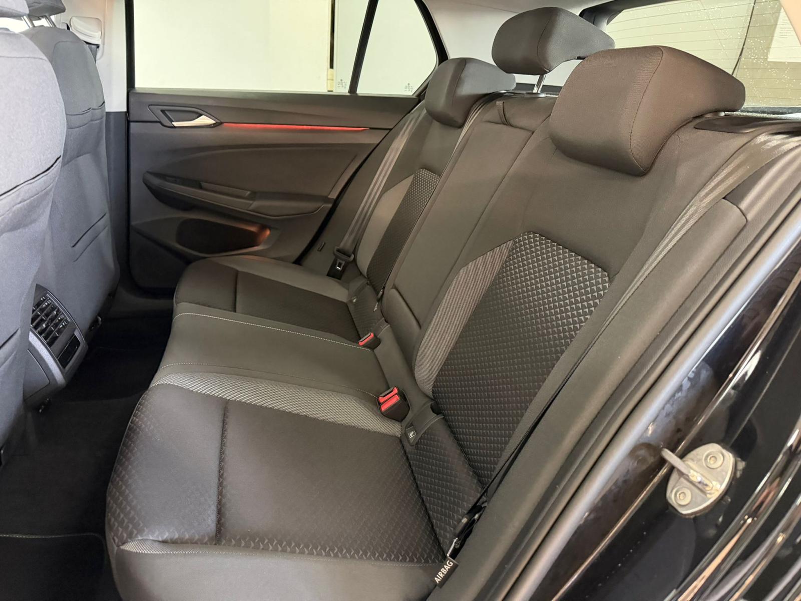 VW Golf 2.0 TDI Style DSG-image-8