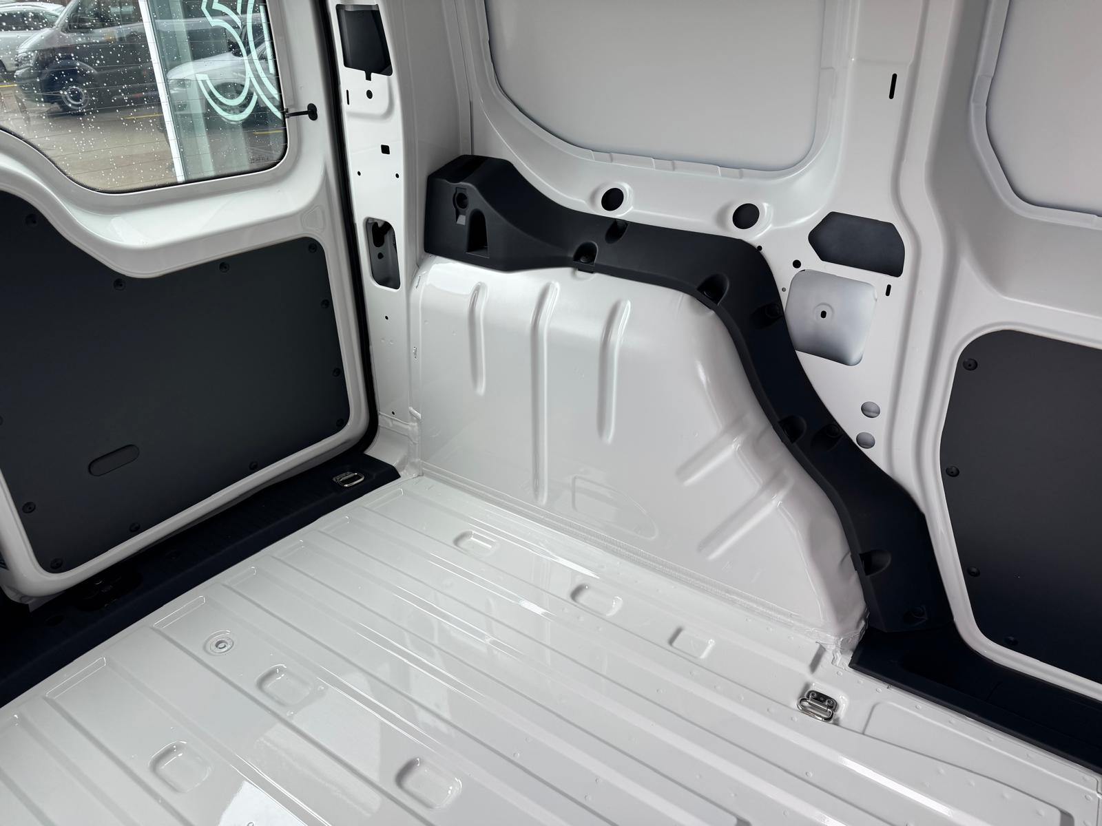 VW Caddy Cargo 1.5 TSI Entry-image-4