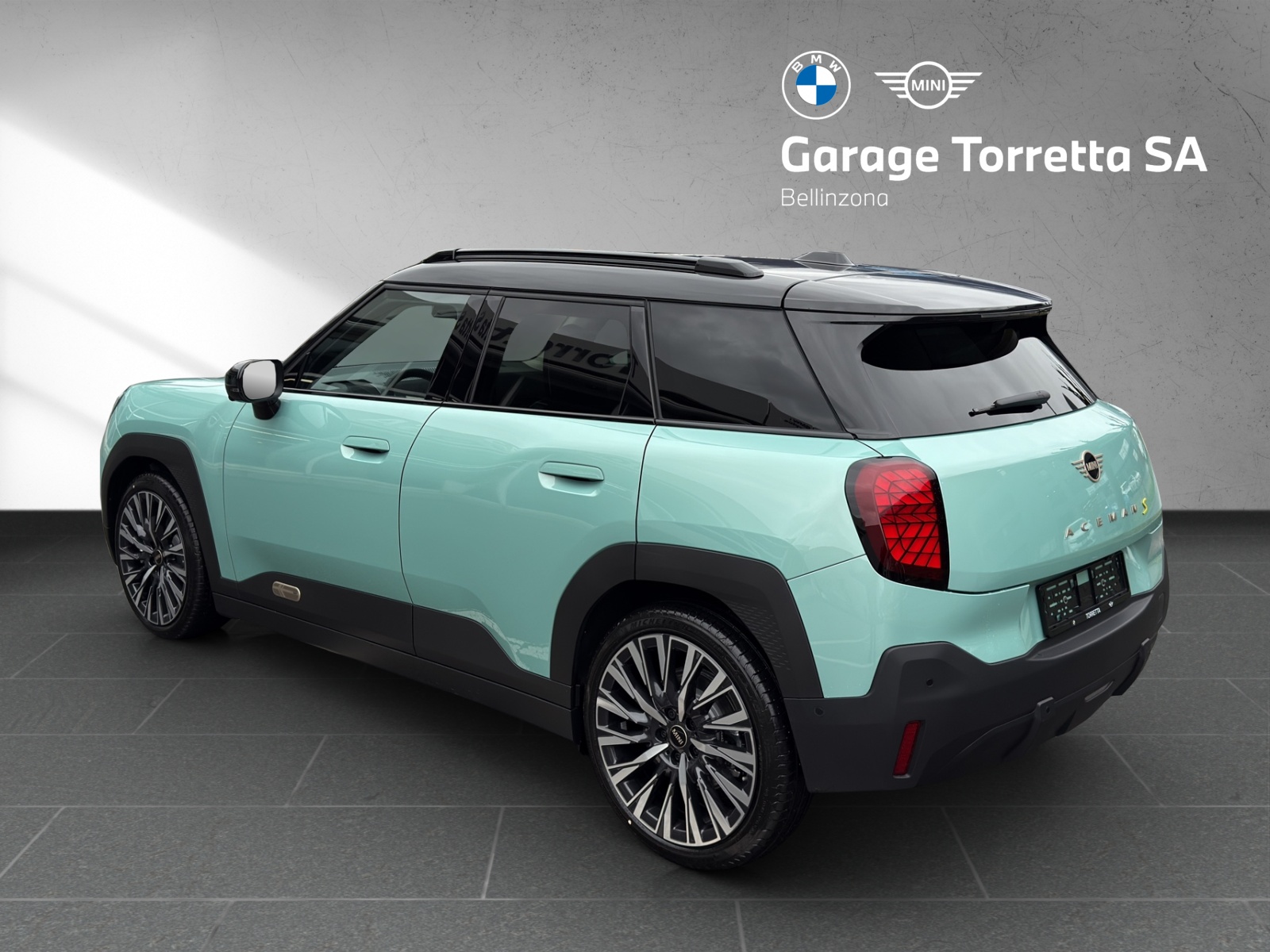 MINI Aceman SE-showroom-element-2