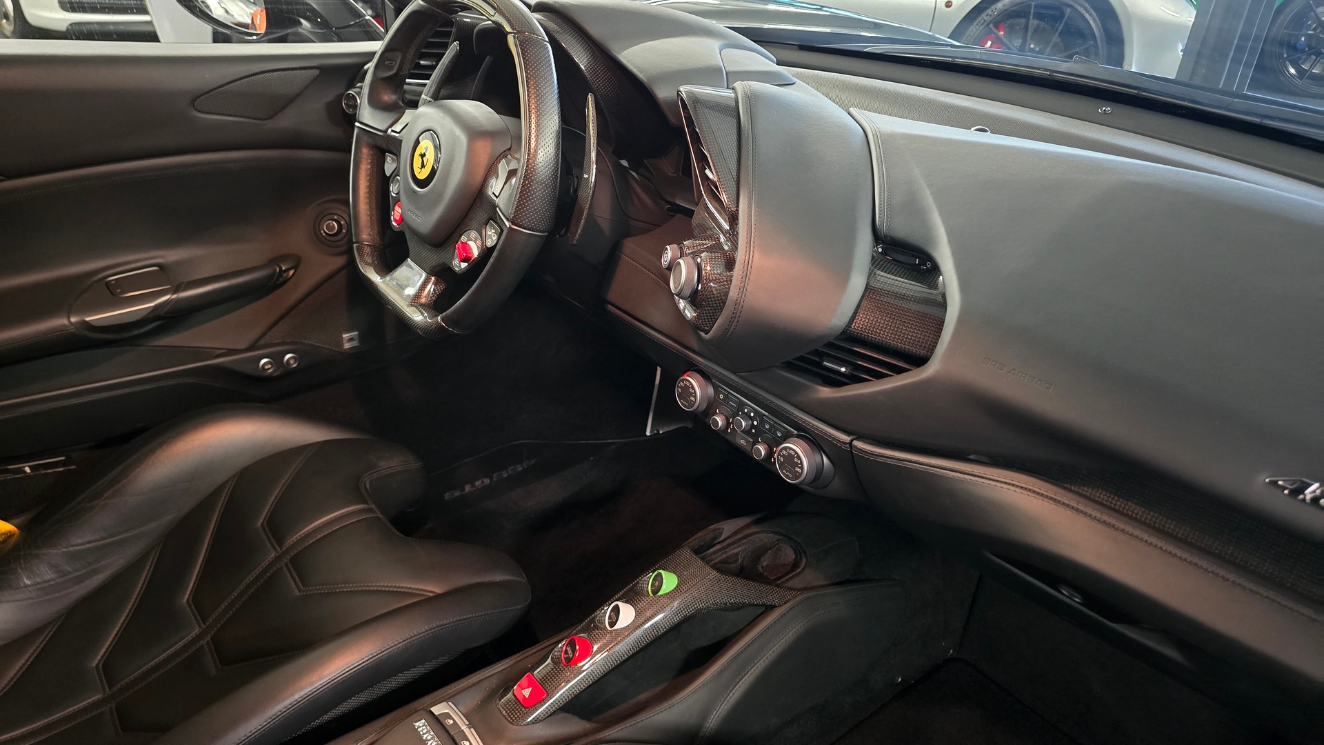 FERRARI 488 GTB 3.9 V8-image-24