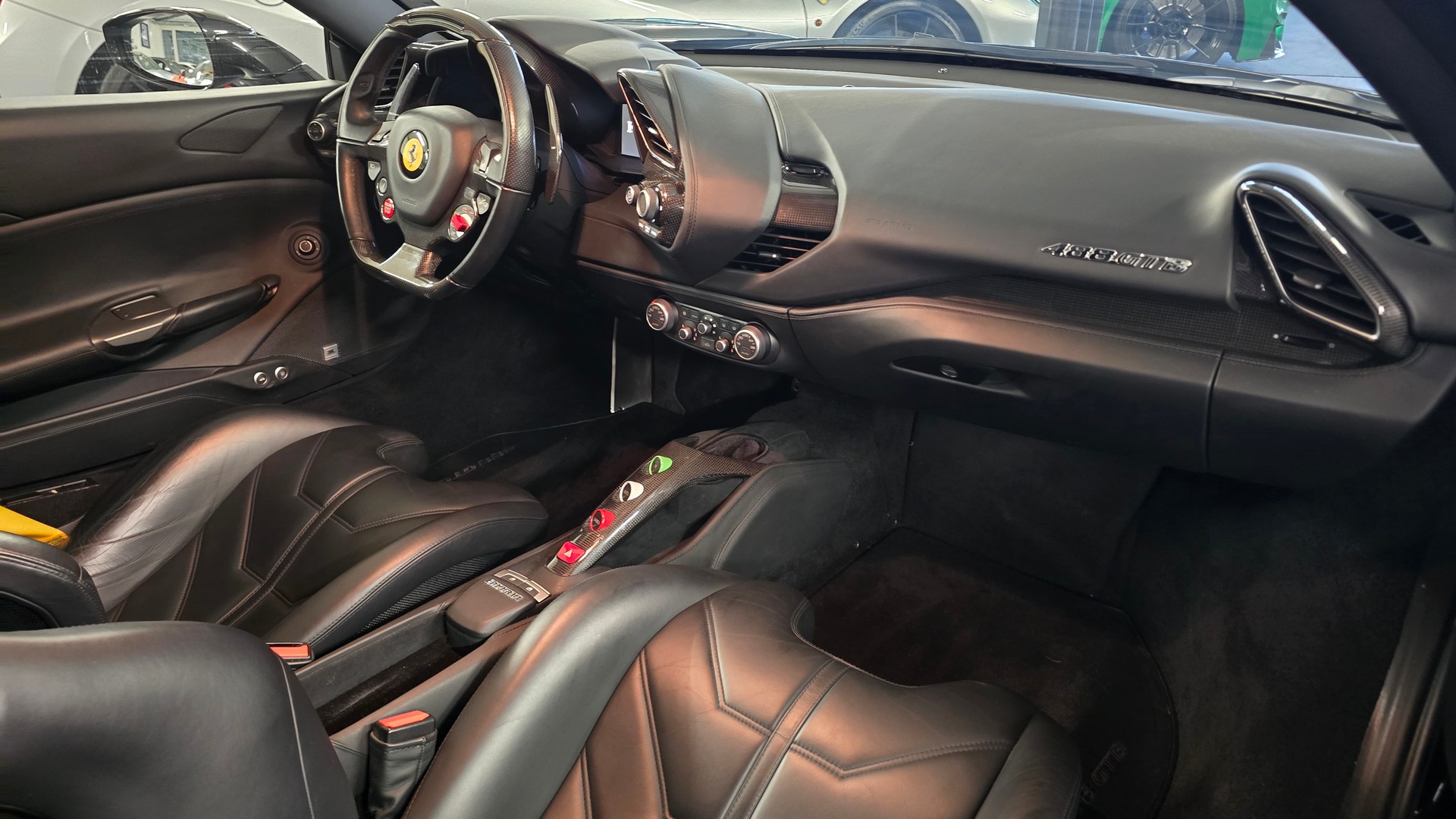 FERRARI 488 GTB 3.9 V8-image-22