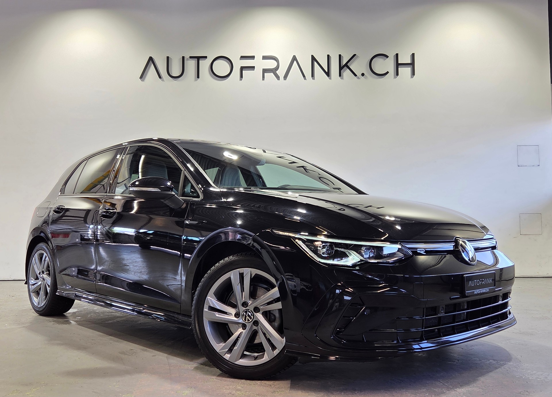 VW Golf VIII 1.5 eTSI R-Line DSG-image-15
