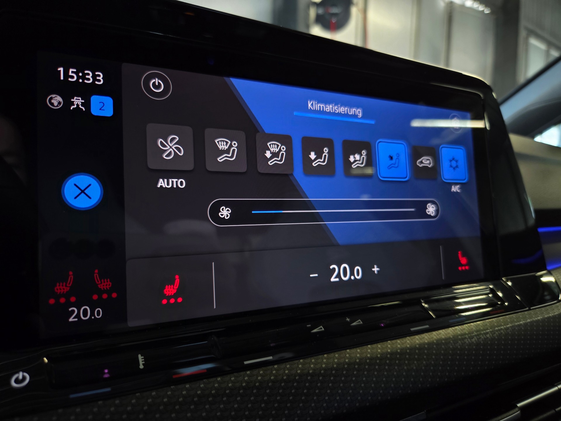 VW Golf VIII 1.5 eTSI R-Line DSG-image-12