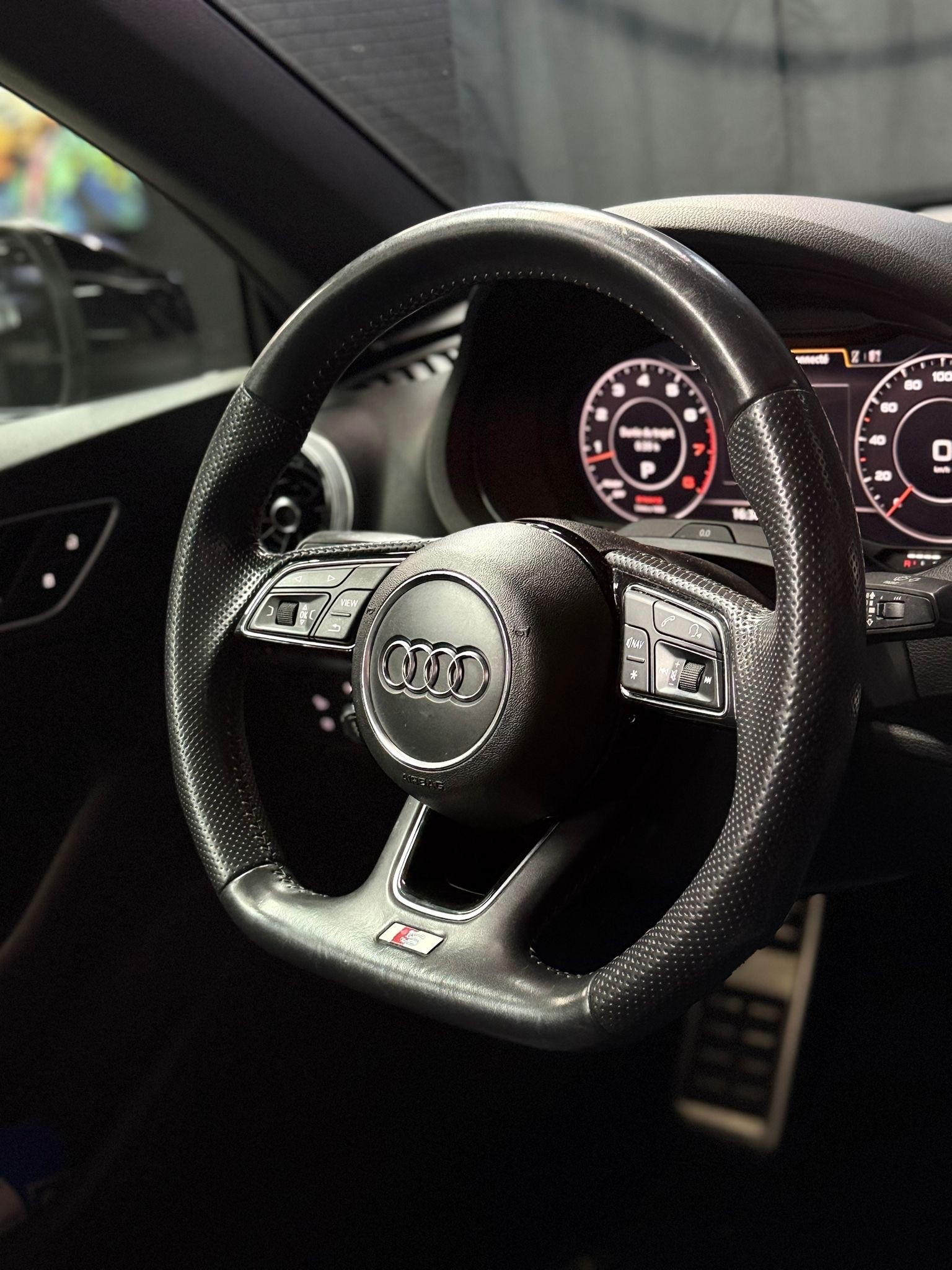 AUDI A3 Cabriolet 1.5 TFSI Sport S-tronic-image-11