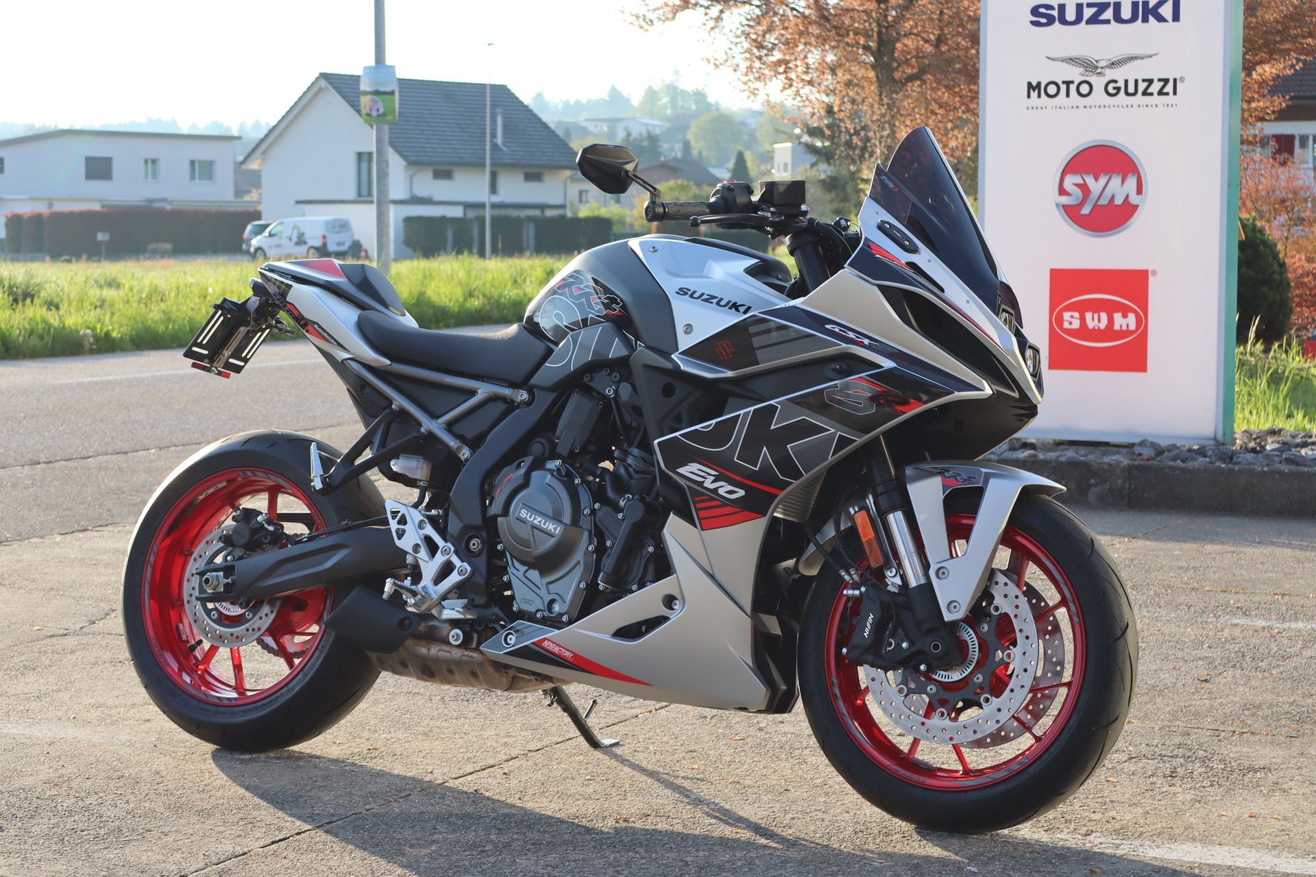 SUZUKI GSX 8 R EVO (35kW) ABS / TCS-showroom-element-1