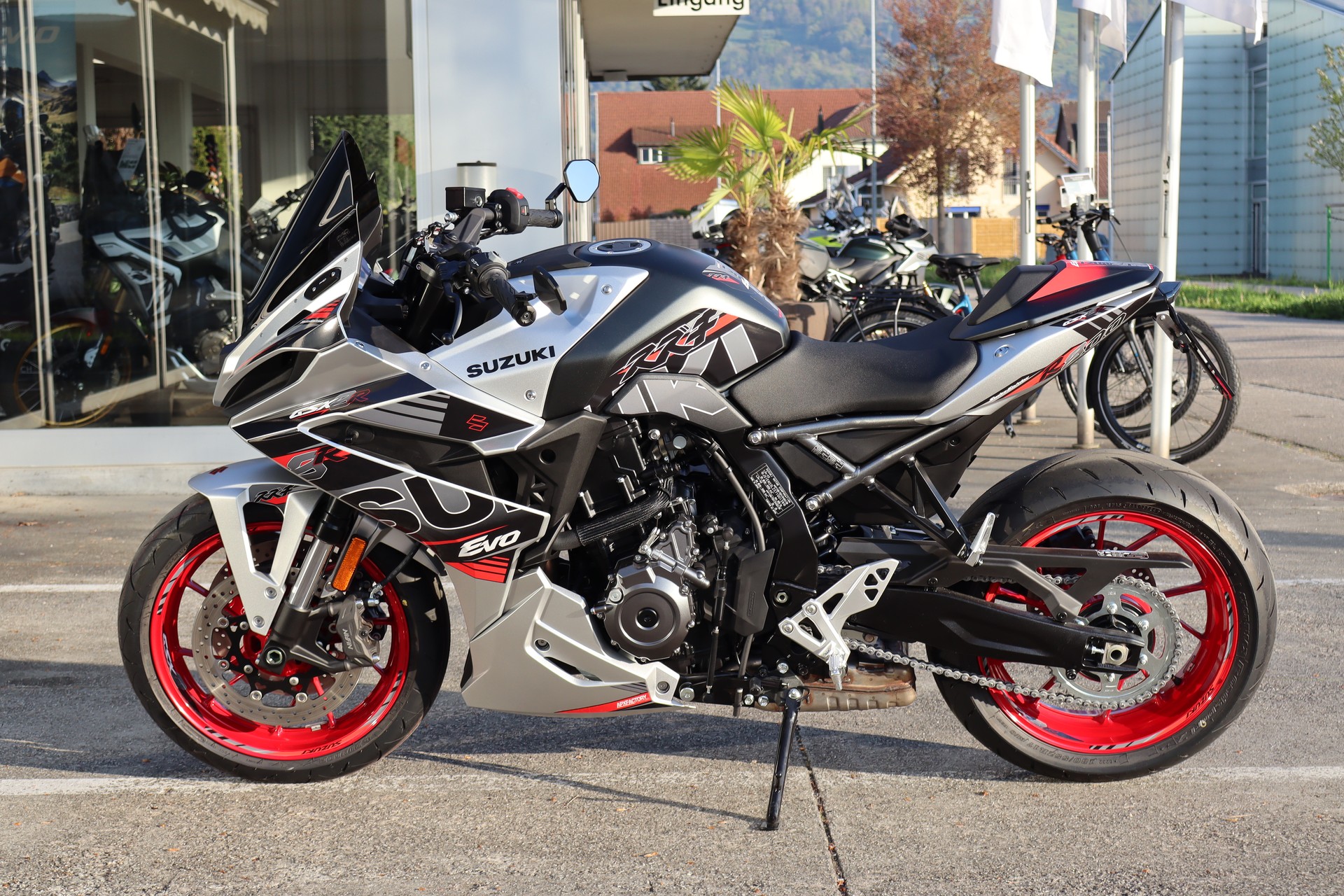 SUZUKI GSX 8 R EVO (35kW) ABS / TCS-showroom-element-3