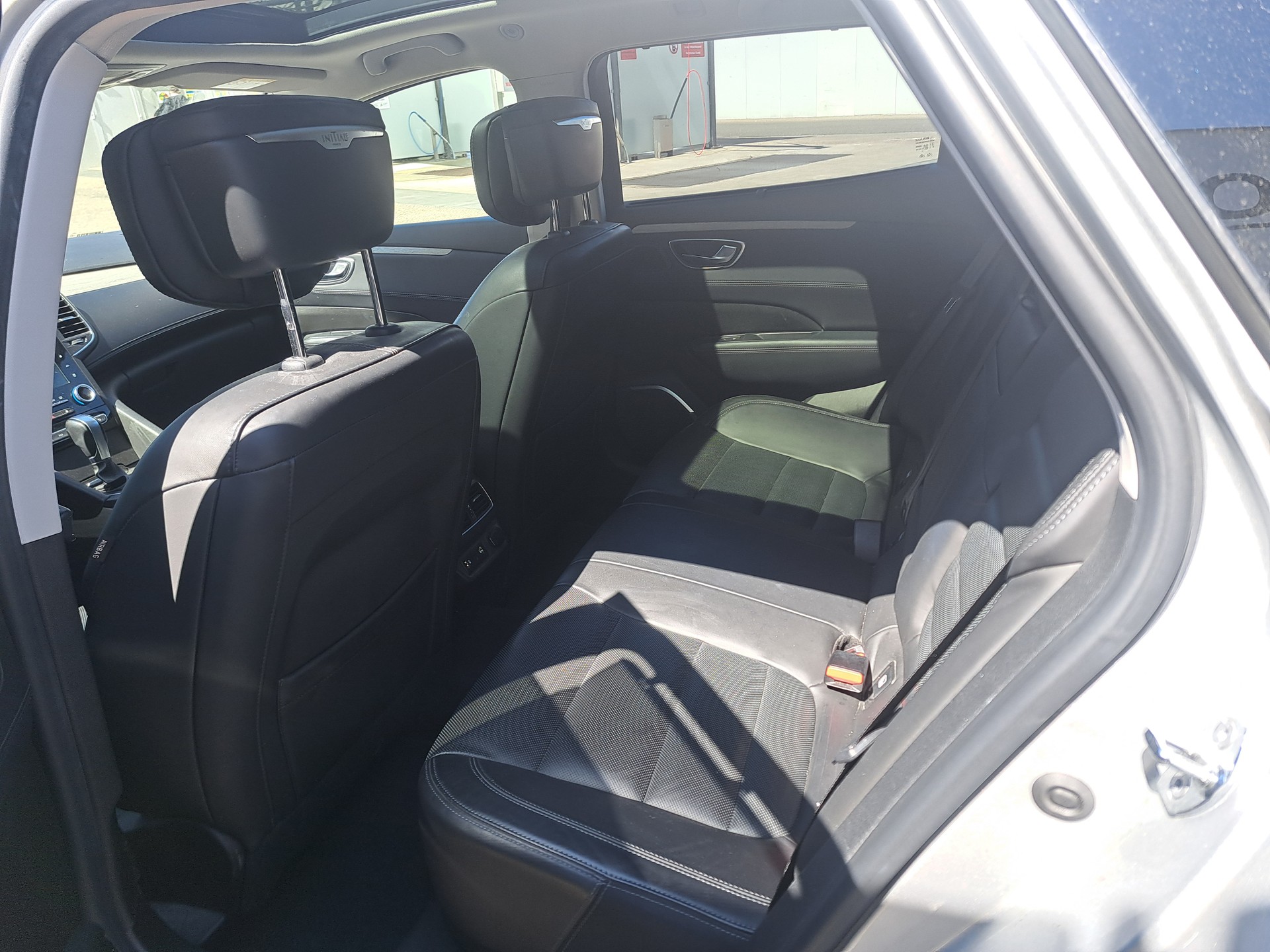 RENAULT Talisman Grandtour 2.0 dCi Initiale Paris EDC-image-9