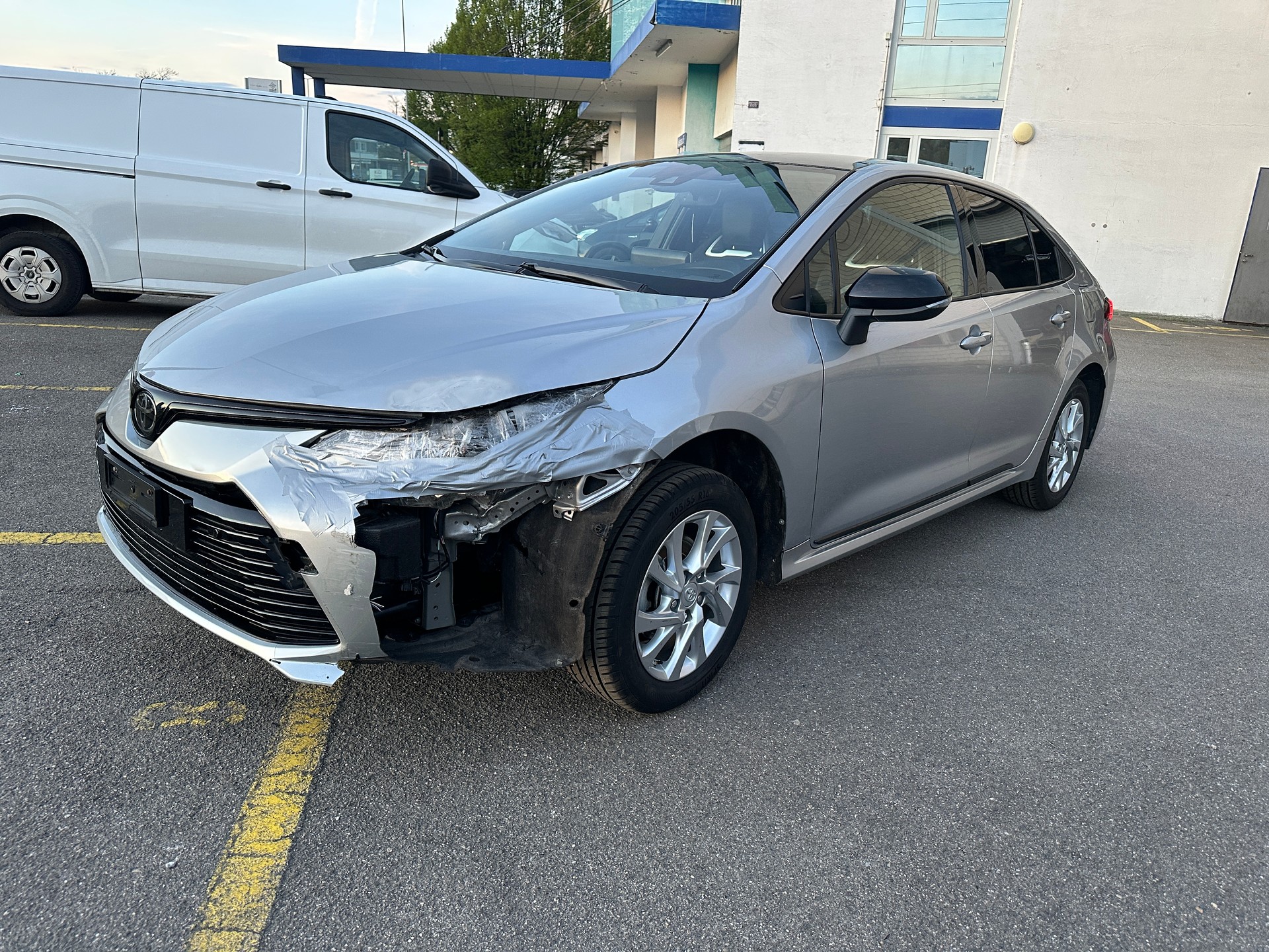 TOYOTA Corolla 1.8 HSD Trend e-CVT-image-6